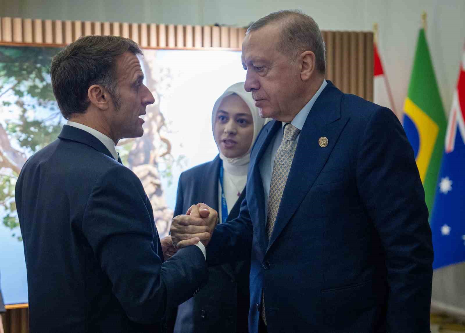 cumhurbaskani erdogan fransa cumhurbaskani macron ile gorustu 0