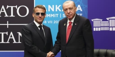 cumhurbaskani-erdogan-fransa-cumhurbaskani-macron-ile-gorustu-QRwBhUiX.jpg