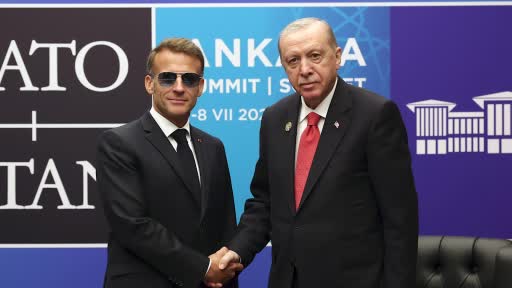 cumhurbaskani-erdogan-fransa-cumhurbaskani-macron-ile-gorustu-QRwBhUiX.jpg