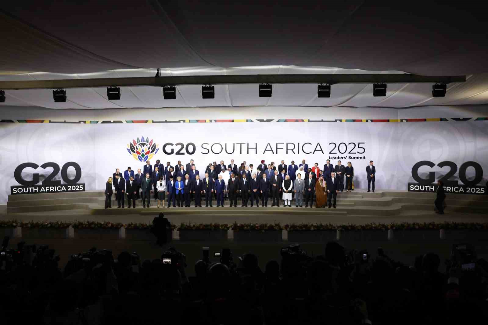cumhurbaskani erdogan g20 aile fotografina katildi 1 EIPGRG56
