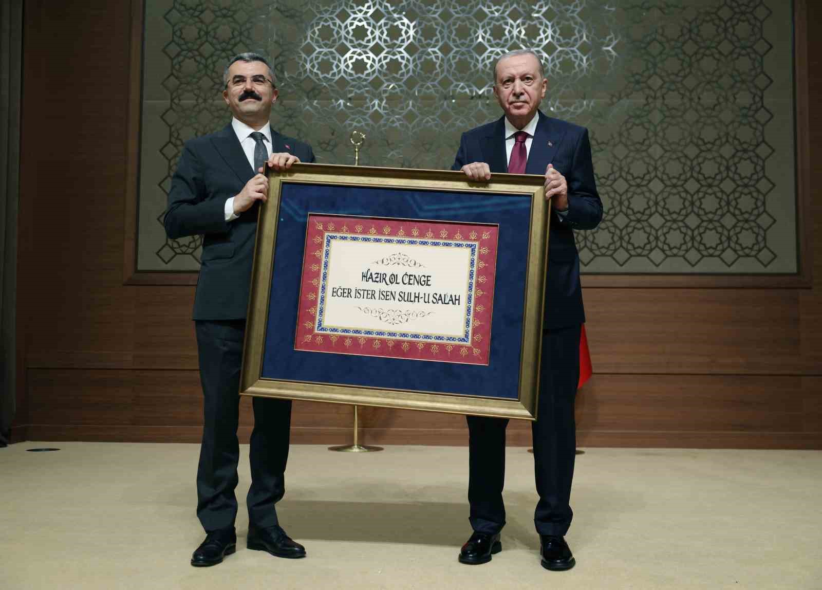 Cumhurbaşkanı Erdoğan: "Gardımızı indirdiğimiz, rehavete kapıldığımız anda bize bu topraklarda hayat hakkı tanımazlar" 6 cumhurbaskani erdogan gardimizi indirdigimiz rehavete kapildigimiz anda bize bu topraklarda hayat hakki tanimazlar 2 XNJd4Pk3