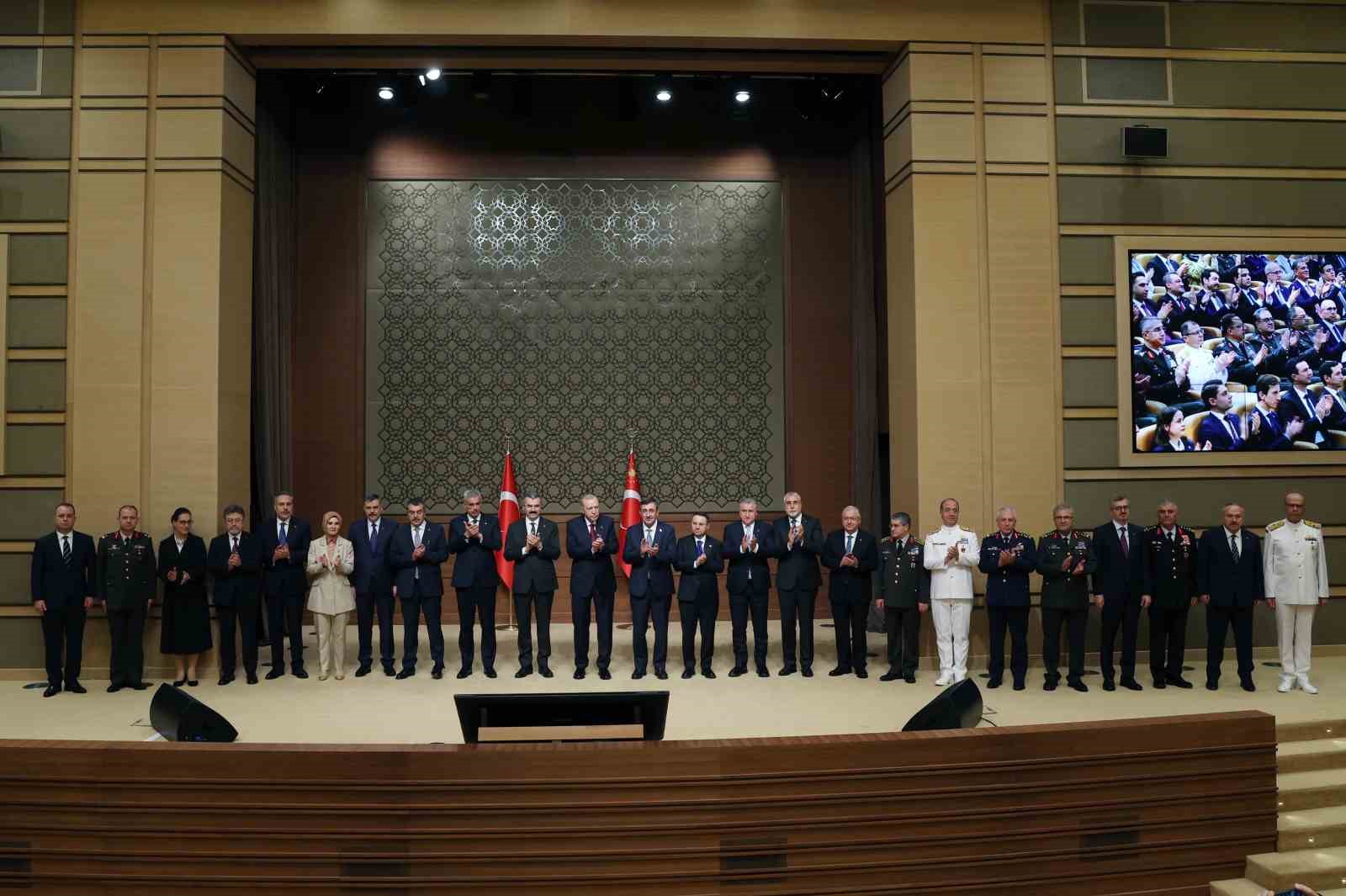 Cumhurbaşkanı Erdoğan: "Gardımızı indirdiğimiz, rehavete kapıldığımız anda bize bu topraklarda hayat hakkı tanımazlar" 7 cumhurbaskani erdogan gardimizi indirdigimiz rehavete kapildigimiz anda bize bu topraklarda hayat hakki tanimazlar 3 QL8EKvig