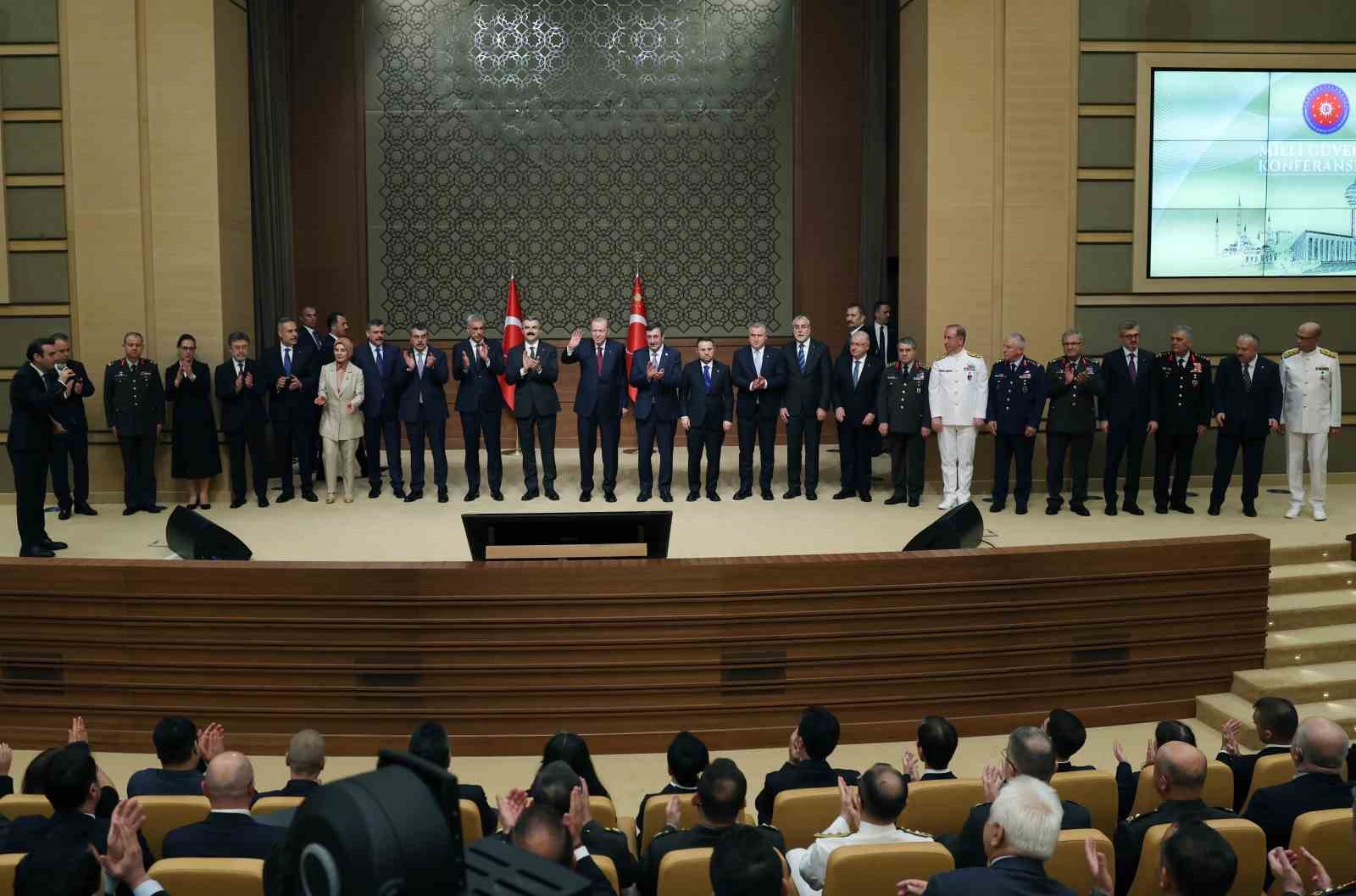 Cumhurbaşkanı Erdoğan: "Gardımızı indirdiğimiz, rehavete kapıldığımız anda bize bu topraklarda hayat hakkı tanımazlar" 8 cumhurbaskani erdogan gardimizi indirdigimiz rehavete kapildigimiz anda bize bu topraklarda hayat hakki tanimazlar 4 WN9LzAni