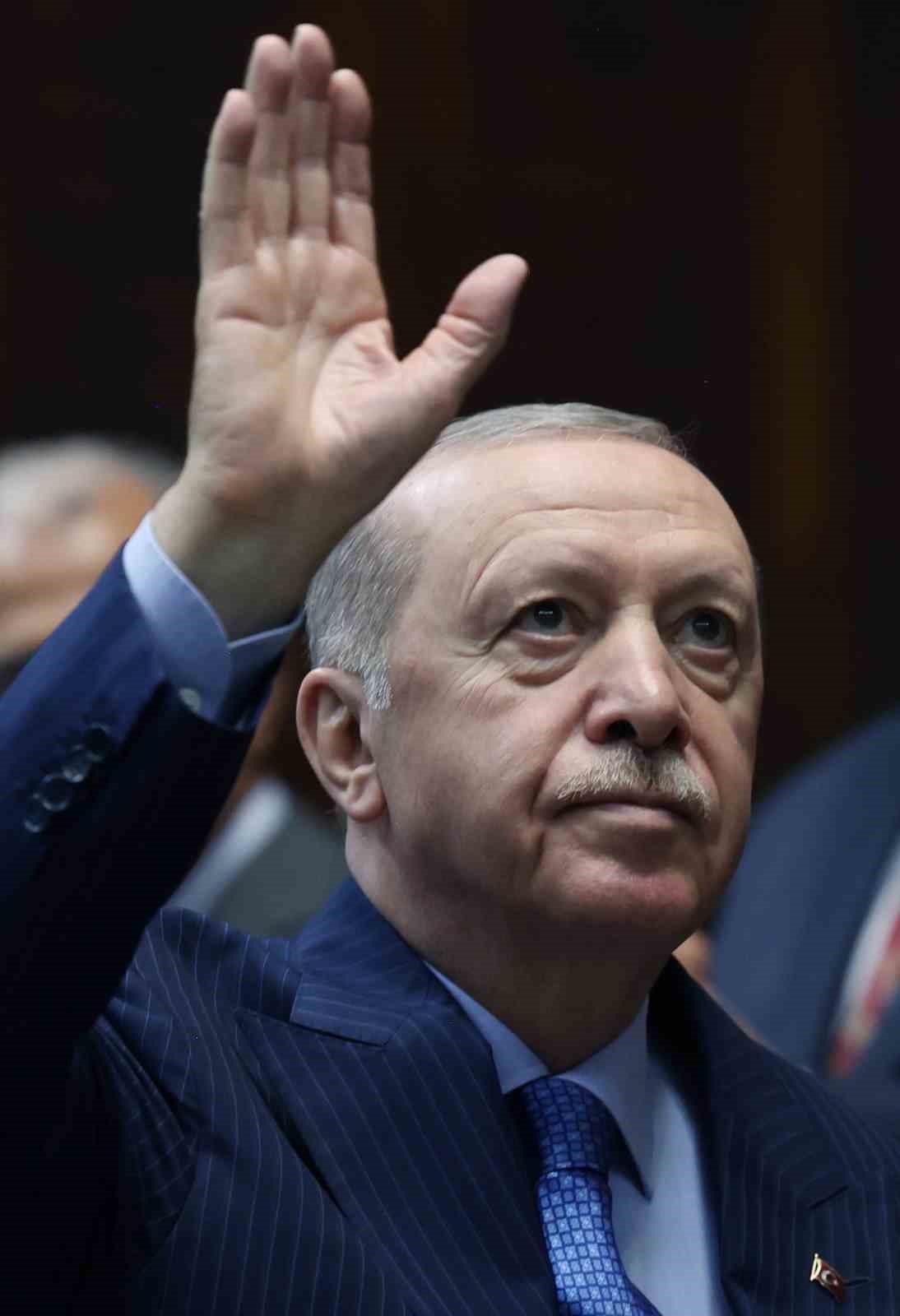 cumhurbaskani erdogan gazi mustafa kemalin kurdugu partiyi pavyon masalarina dusurenler yine kendileridir 1 1 IX6NPr9U