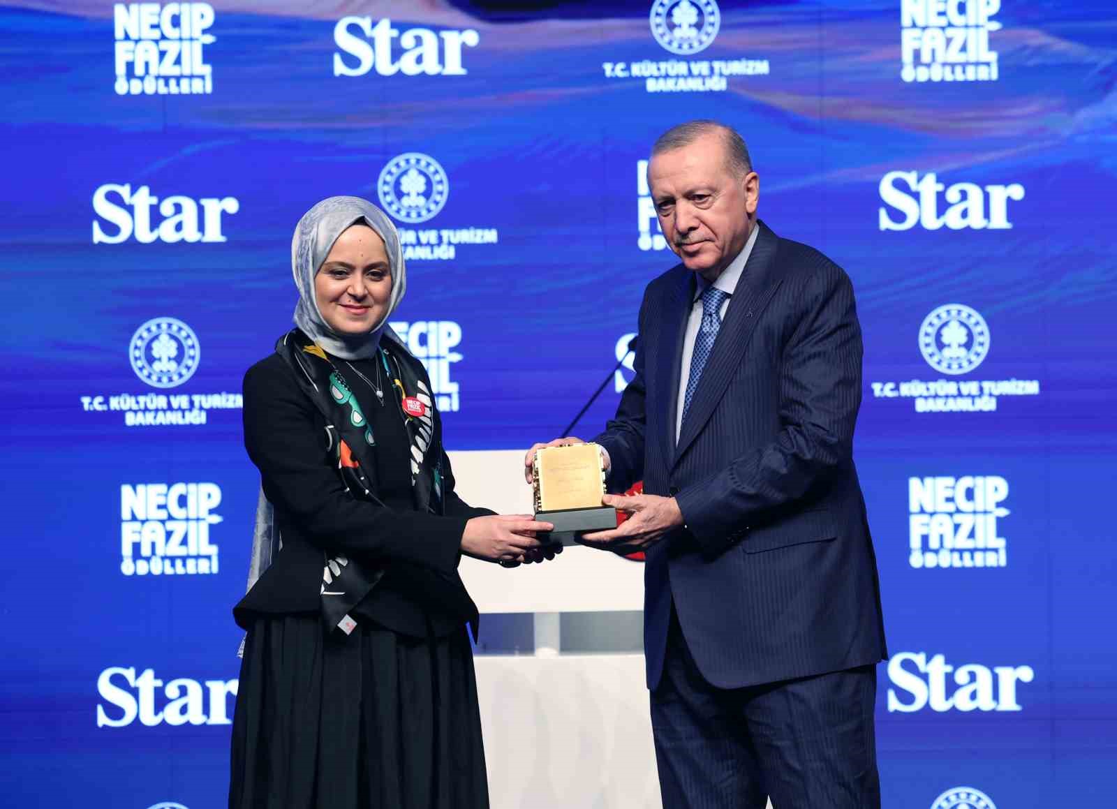 cumhurbaskani erdogan gazzeye konteyner gonderelim diyoruz ancak netanyahu denilen bu zalim bu cagrilara asla B3J5CfzP