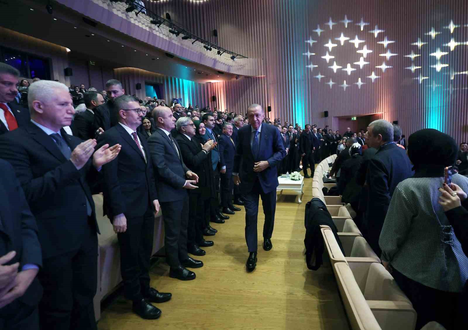 cumhurbaskani erdogan gazzeye konteyner gonderelim diyoruz ancak netanyahu denilen bu zalim bu cagrilara asla
