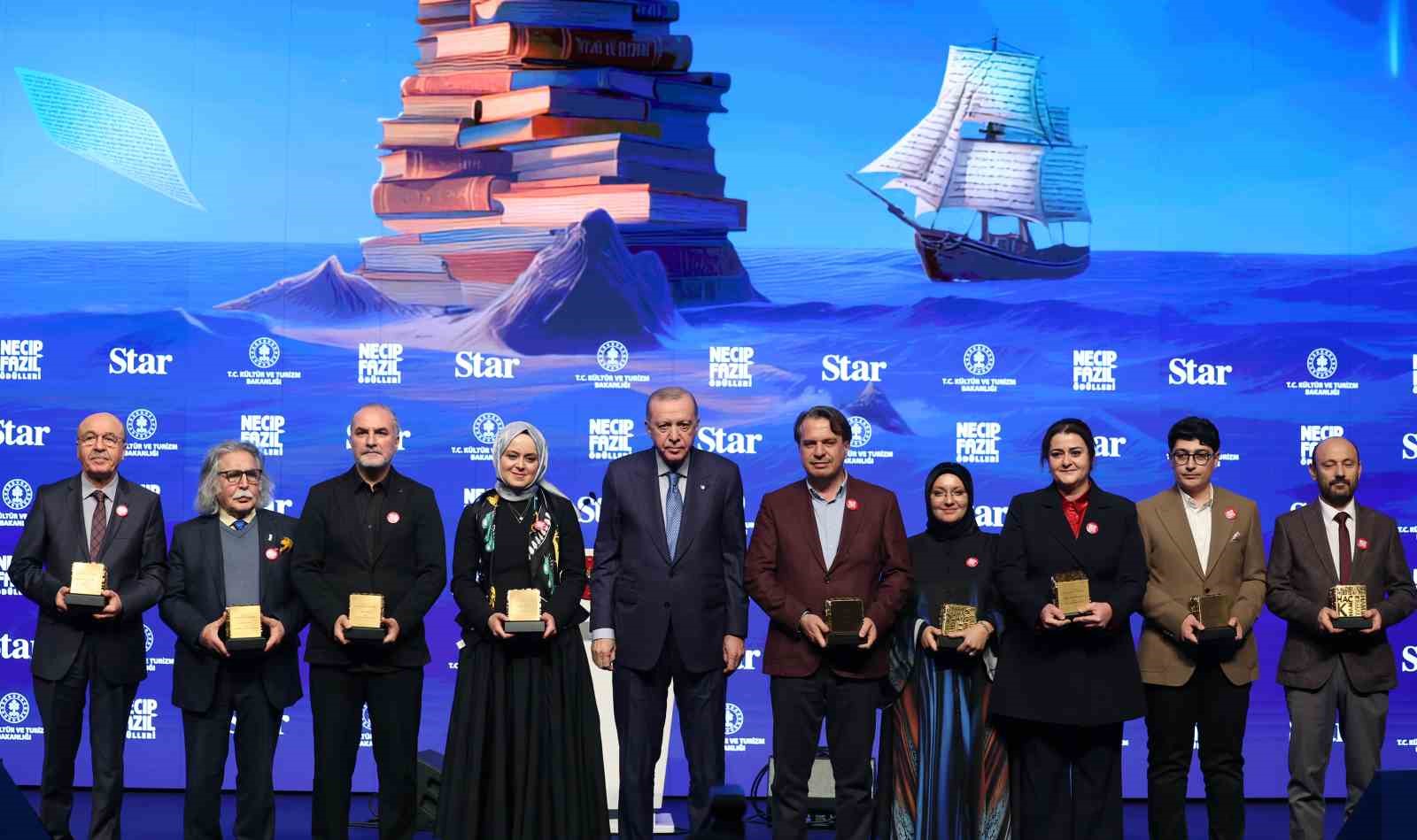cumhurbaskani erdogan gazzeye konteyner gonderelim diyoruz ancak netanyahu denilen bu zalim bu cagrilara asla GeuYuKtE