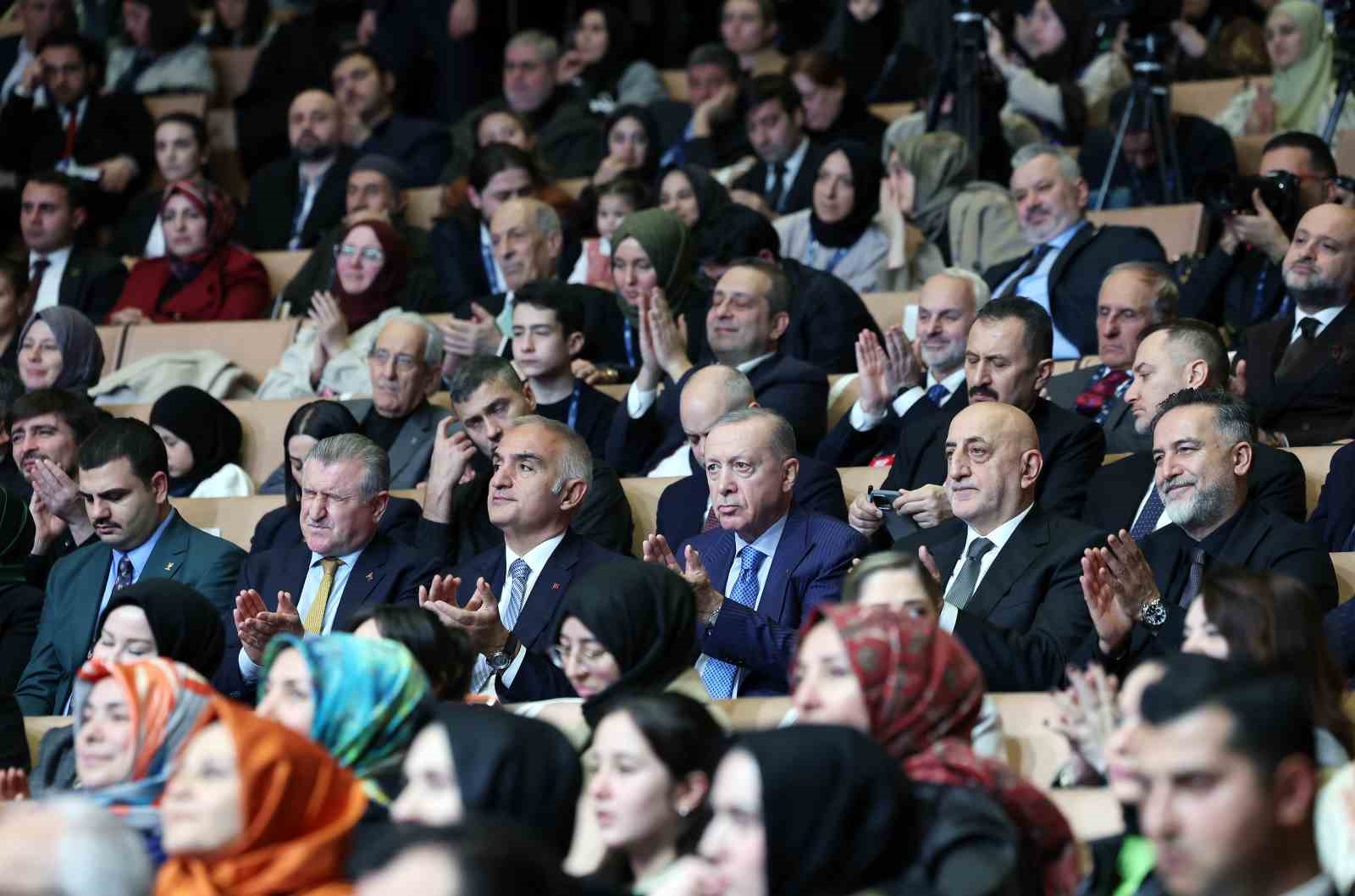 cumhurbaskani erdogan gazzeye konteyner gonderelim diyoruz ancak netanyahu denilen bu zalim bu cagrilara asla WtOZKASr
