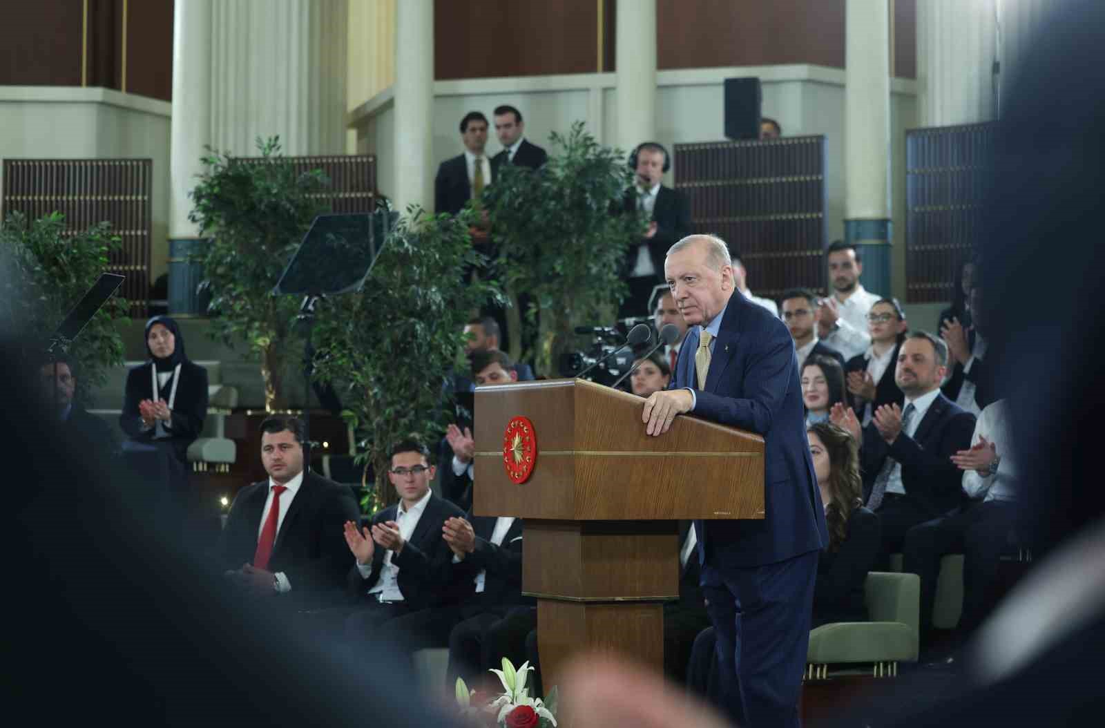cumhurbaskani erdogan gencler ve milli sporcularla bir araya geldi 7 nmjfVDGy