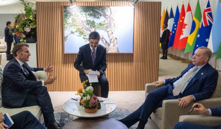 cumhurbaskani-erdogan-guney-afrikada-duzenlenen-g20-liderler-zirvesi-kapsaminda-fransa-cumhurbaskani-emmanuel-macron-ile-EOLtdUR6.jpg