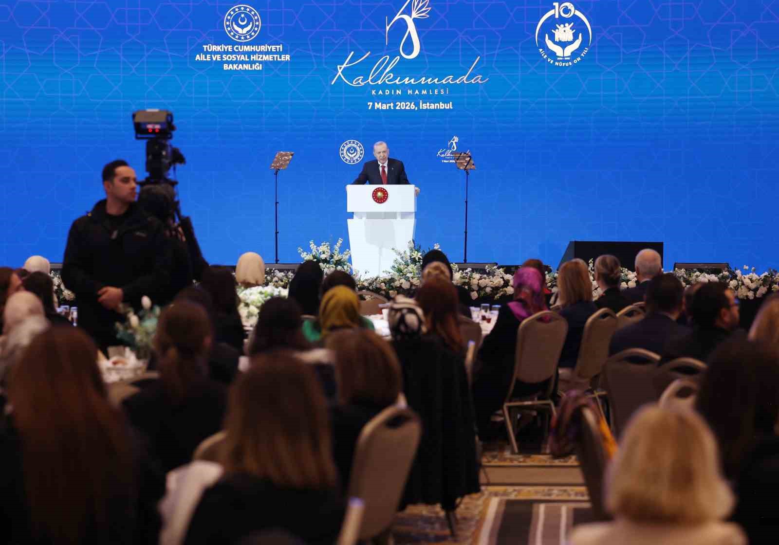 cumhurbaskani erdogan her kim kadina ve cocuga siddet uyguluyorsa zulmediyorsa insanliktan nasibini almamis demektir dQa6AVbM