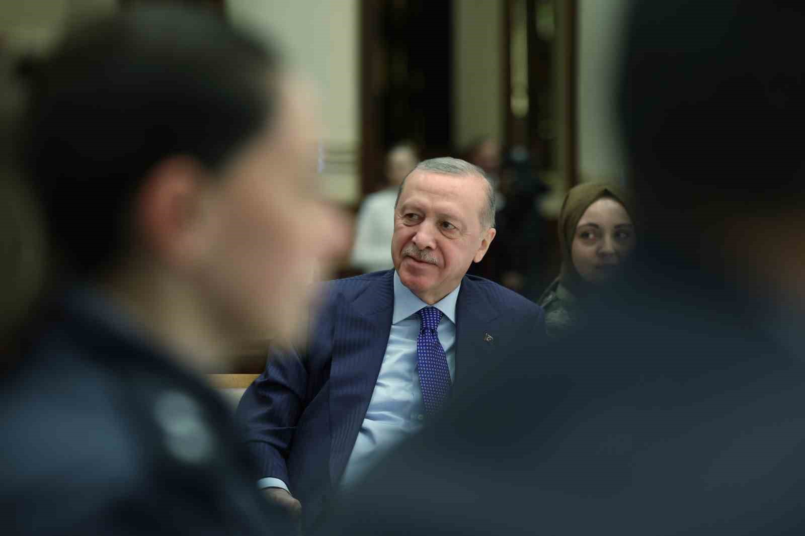 cumhurbaskani erdogan her oyunu bozacak her komployu bosa cikaracak hazirligimiz var 14 4922fanQ