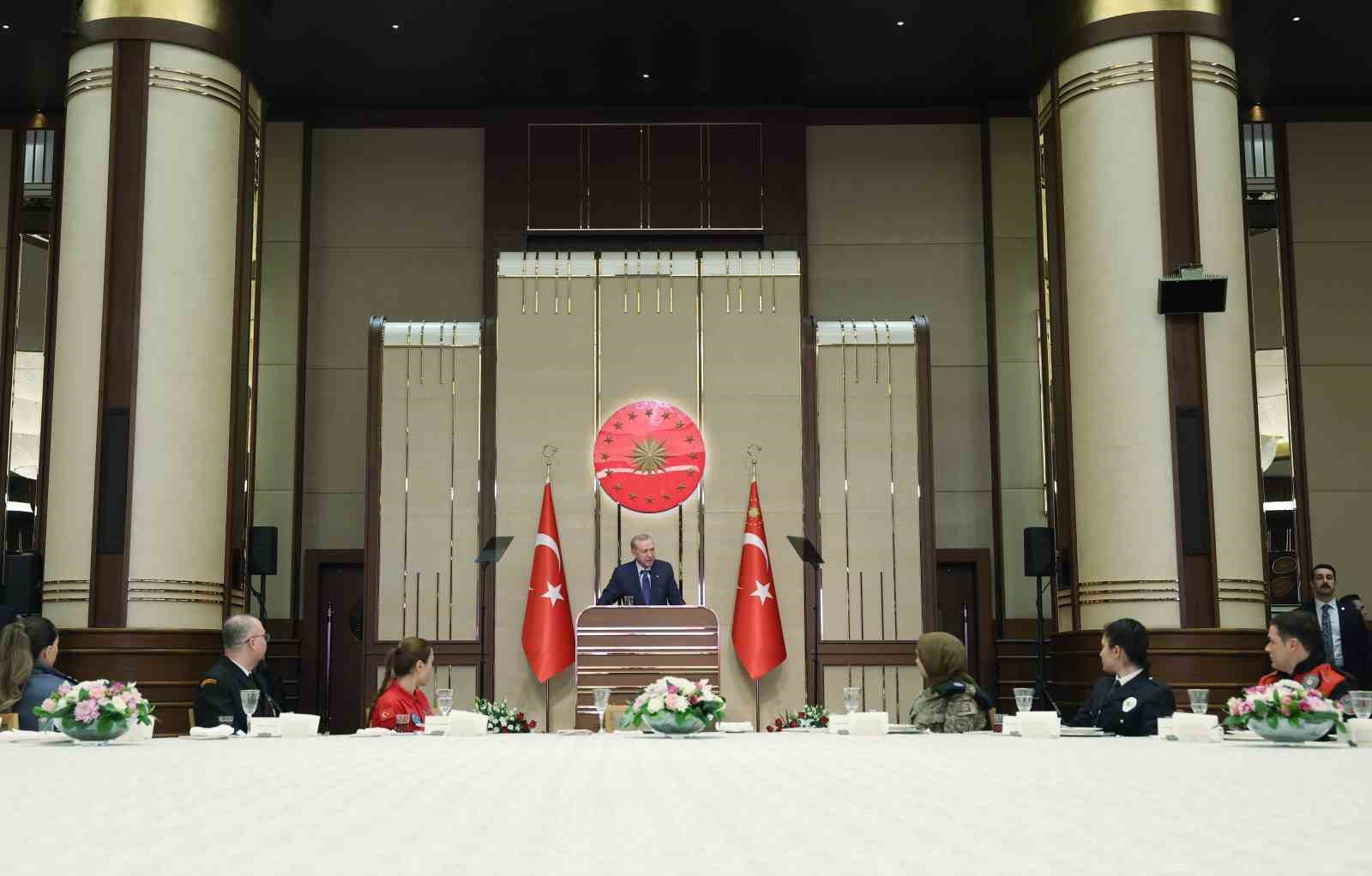 cumhurbaskani erdogan her oyunu bozacak her komployu bosa cikaracak hazirligimiz var 6 rDYq3aud