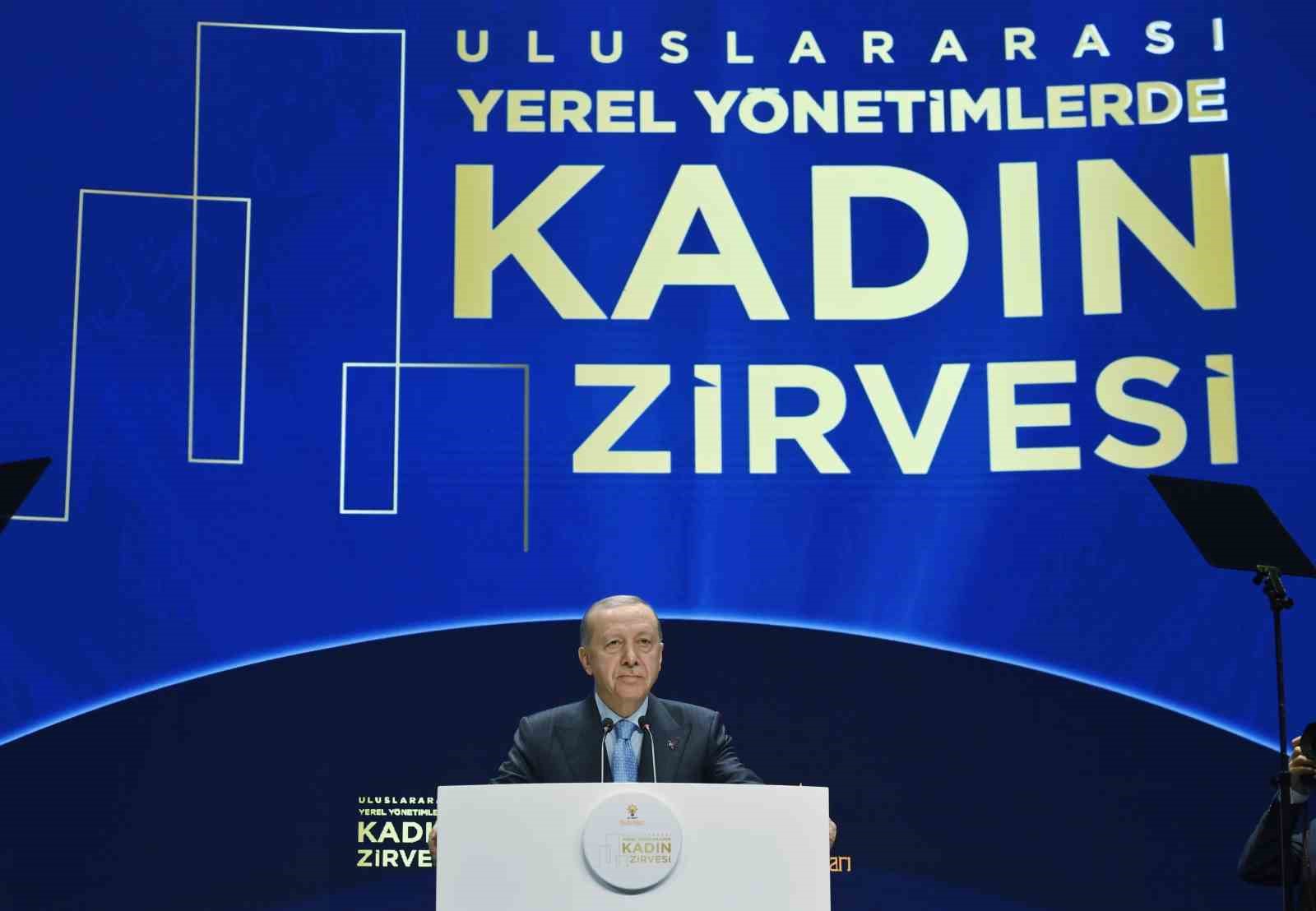 cumhurbaskani erdogan hicbir ayrim yapmadan sehrine hizmet edenin yaninda sehrini yagmalayanin karsisinda olacagiz 0 45UnP117