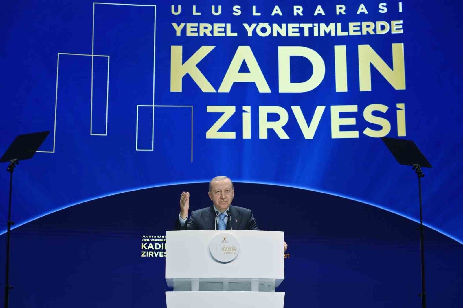 cumhurbaskani erdogan hicbir ayrim yapmadan sehrine hizmet edenin yaninda sehrini yagmalayanin karsisinda olacagiz 1 f72c43cl