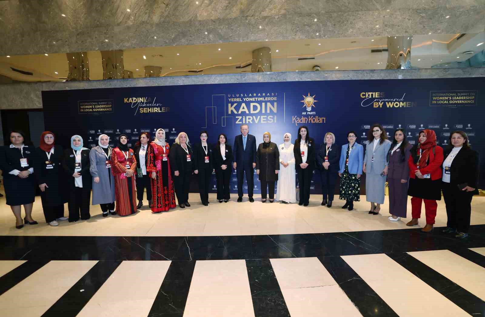 cumhurbaskani erdogan hicbir ayrim yapmadan sehrine hizmet edenin yaninda sehrini yagmalayanin karsisinda olacagiz 11 Wsqje5NH
