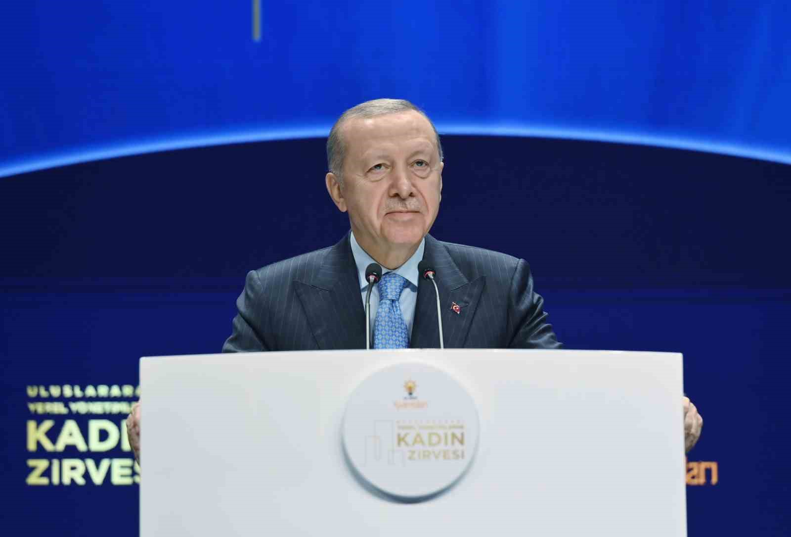 cumhurbaskani erdogan hicbir ayrim yapmadan sehrine hizmet edenin yaninda sehrini yagmalayanin karsisinda olacagiz 2 yAsAVKXv