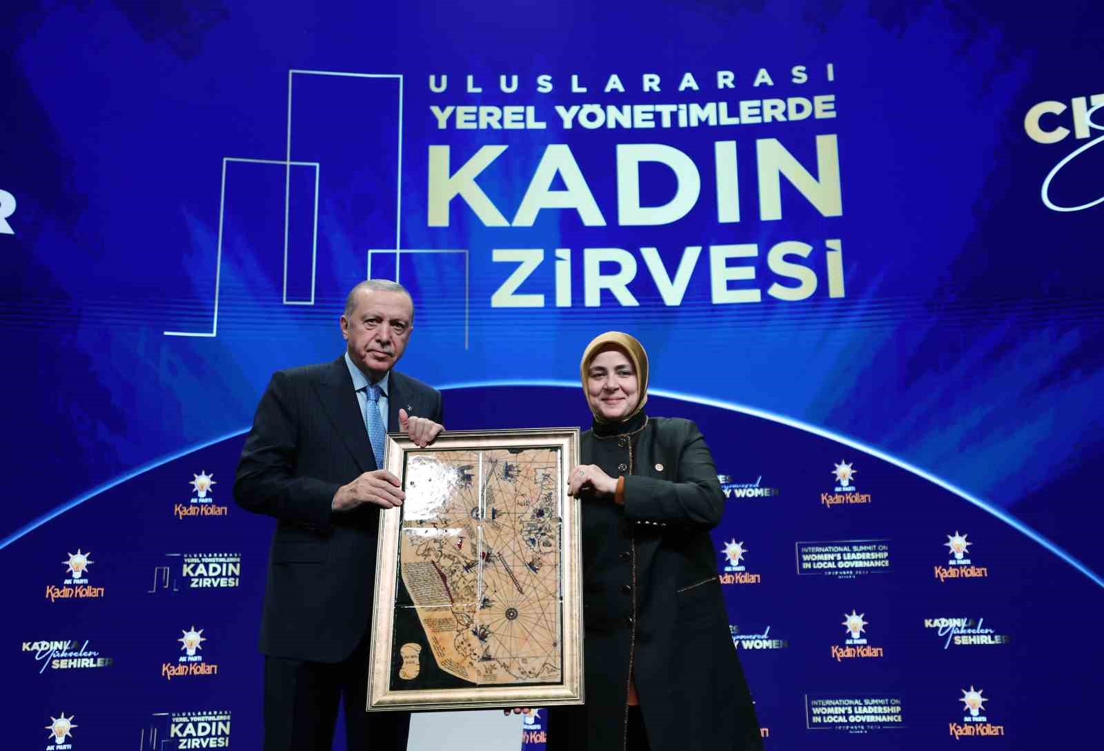 cumhurbaskani erdogan hicbir ayrim yapmadan sehrine hizmet edenin yaninda sehrini yagmalayanin karsisinda olacagiz 24 fJBP8tad
