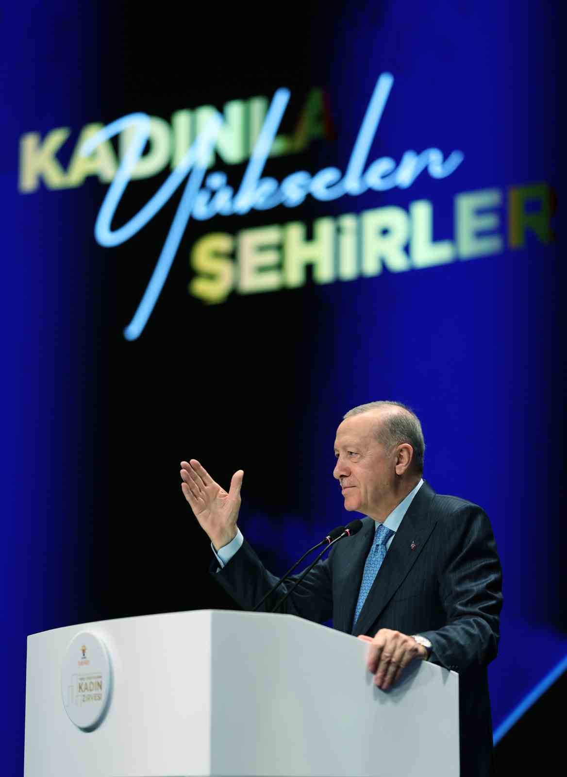 cumhurbaskani erdogan hicbir ayrim yapmadan sehrine hizmet edenin yaninda sehrini yagmalayanin karsisinda olacagiz 31 NpafGTgP