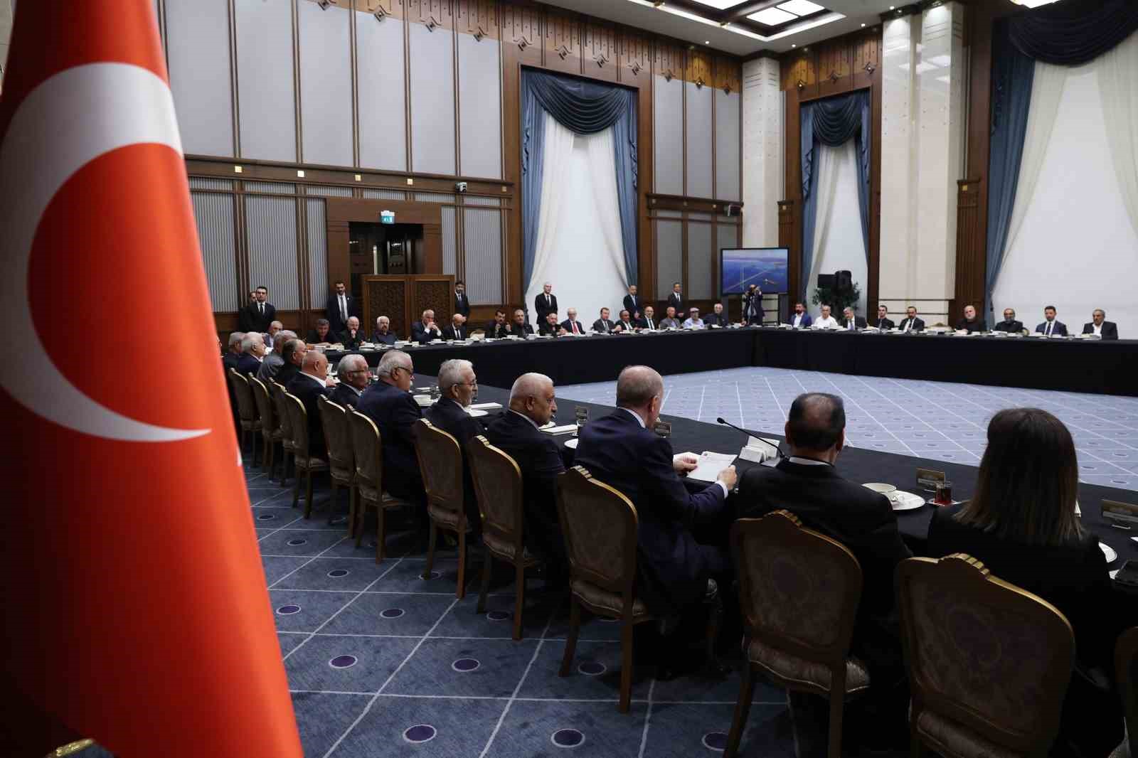cumhurbaskani erdogan hicri 61 yilinin 10 muharrem gununde bedenler bir bir topraga dusse de RvteGcTQ