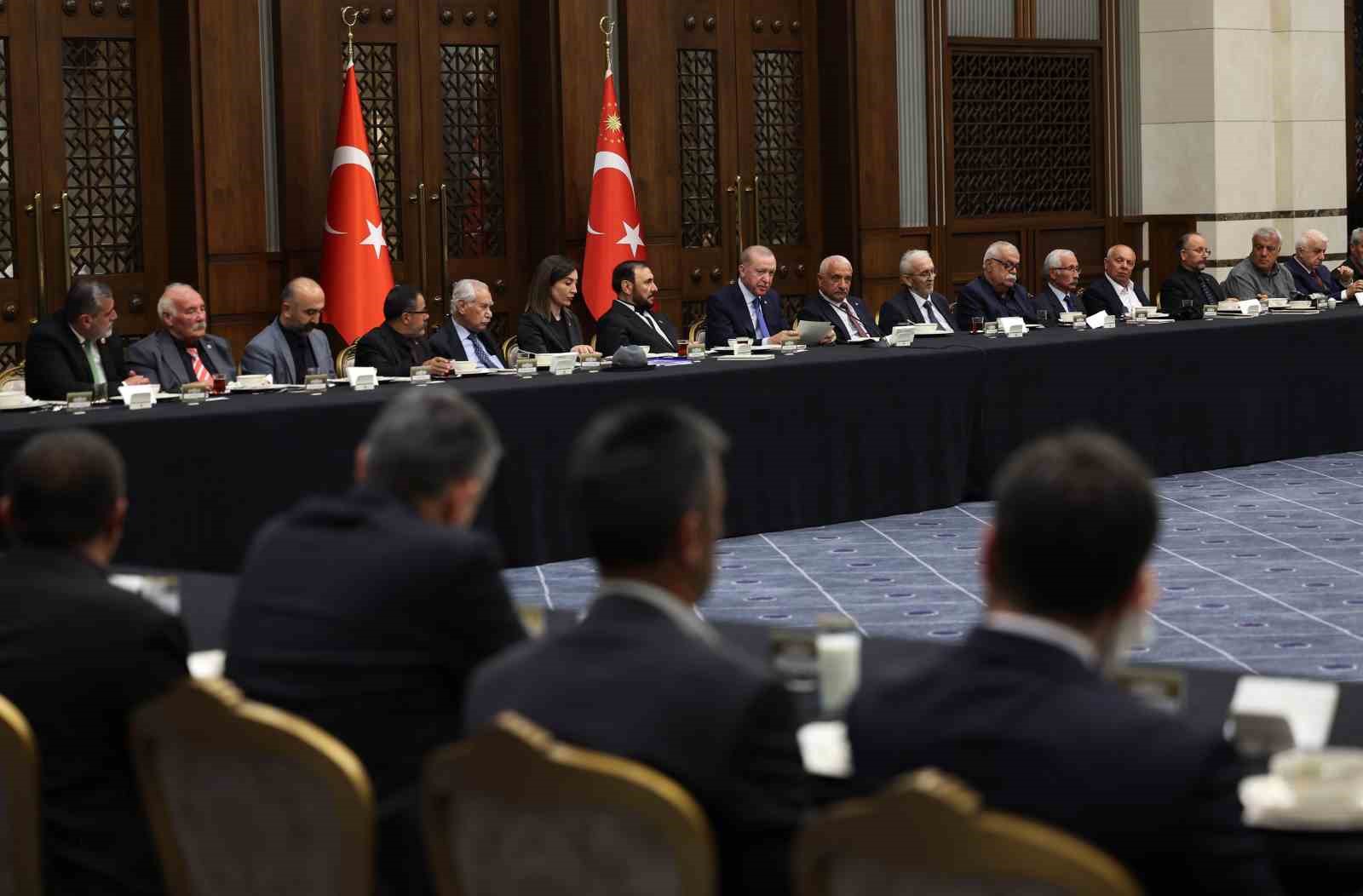 cumhurbaskani erdogan hicri 61 yilinin 10 muharrem gununde bedenler bir bir topraga dusse de cjPbMy2y