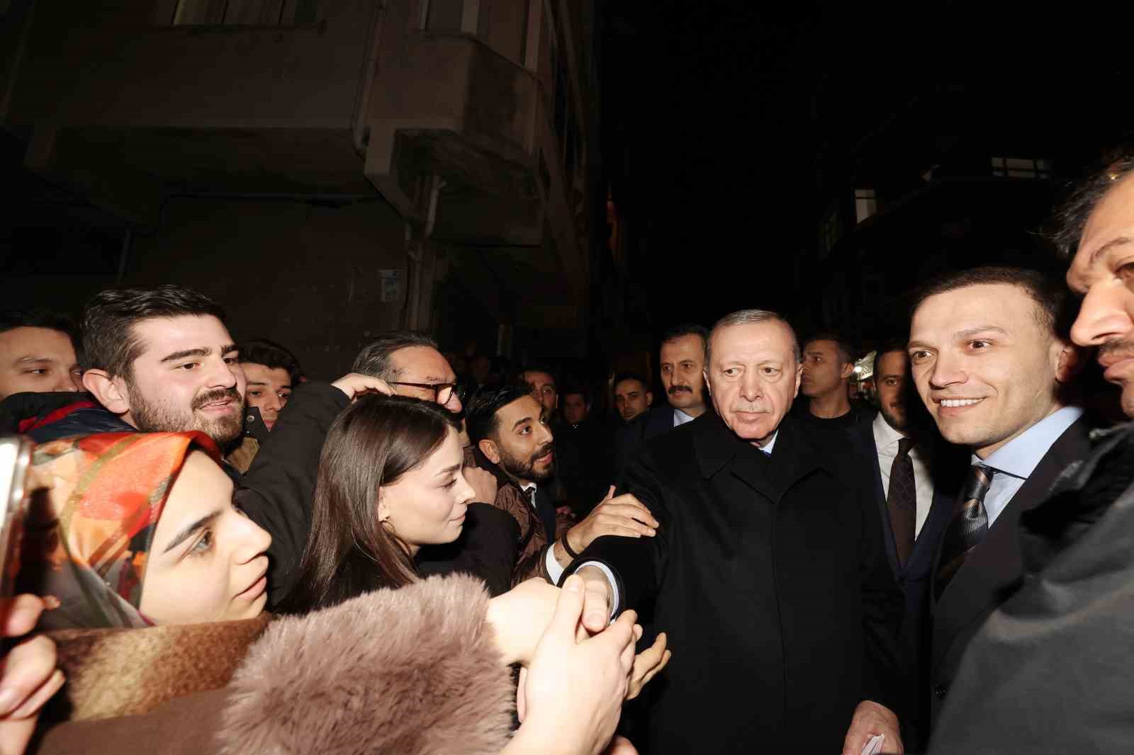 cumhurbaskani erdogan iftarda kayacik ailesinin misafiri oldu 6 dAhpEX8h