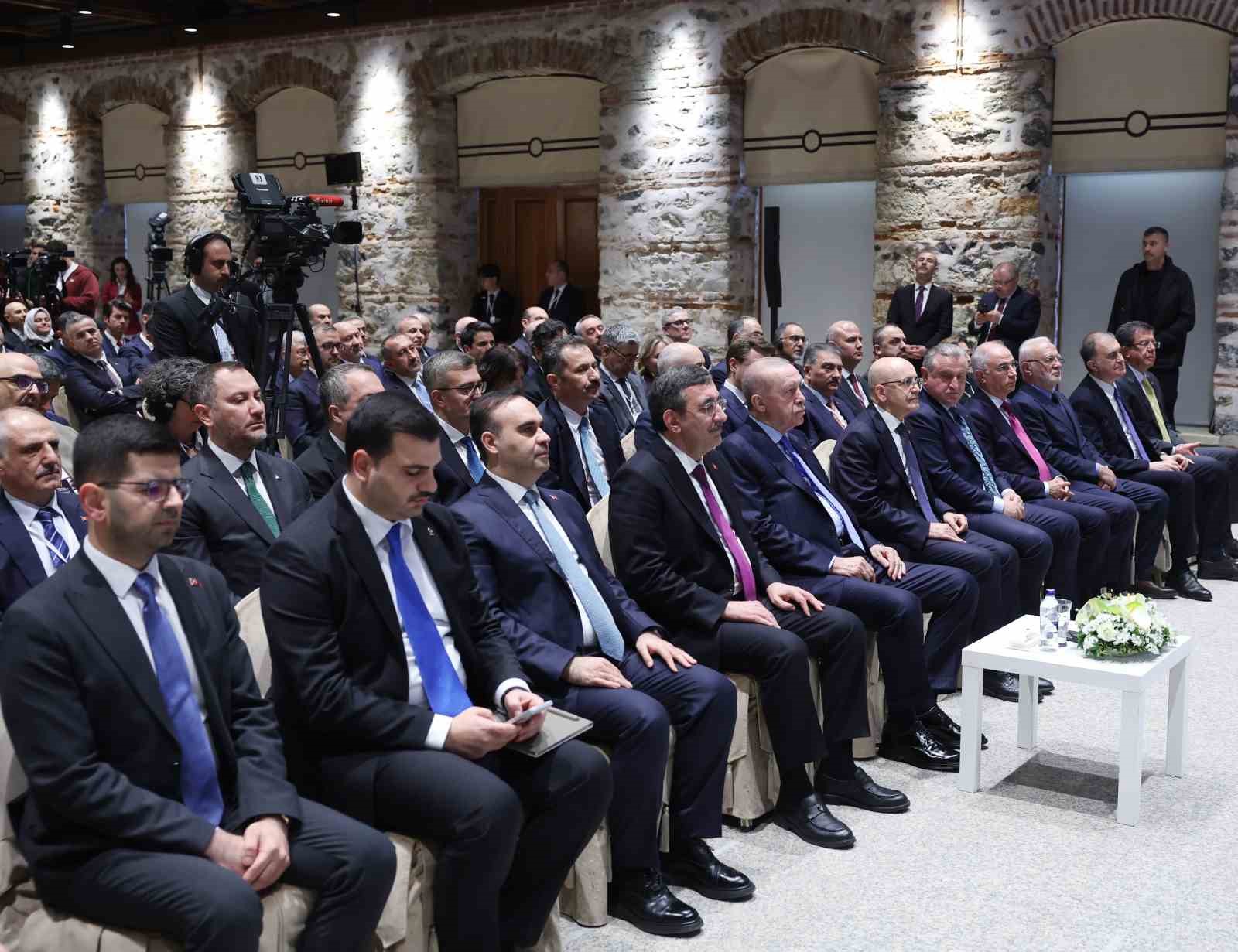cumhurbaskani erdogan imalatci ihracatcilarimizda vergiyi yuzde 9a indiriyoruz 4 I2QGdckp