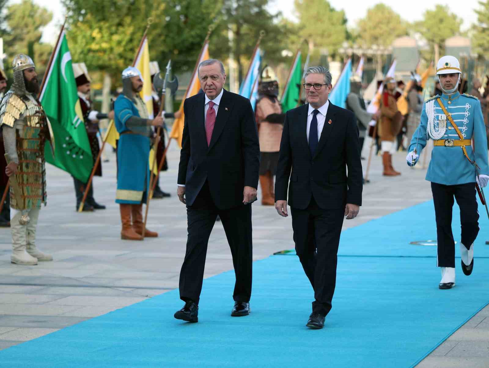cumhurbaskani erdogan ingiltere basbakani starmeri resmi torenle karsiladi 10 IRngbq8t