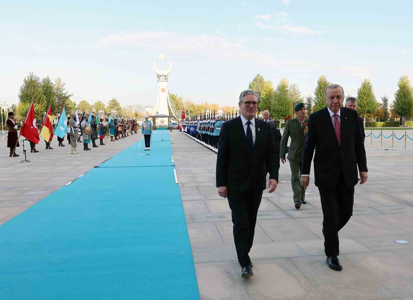 cumhurbaskani erdogan ingiltere basbakani starmeri resmi torenle karsiladi 11 chI5hP6U