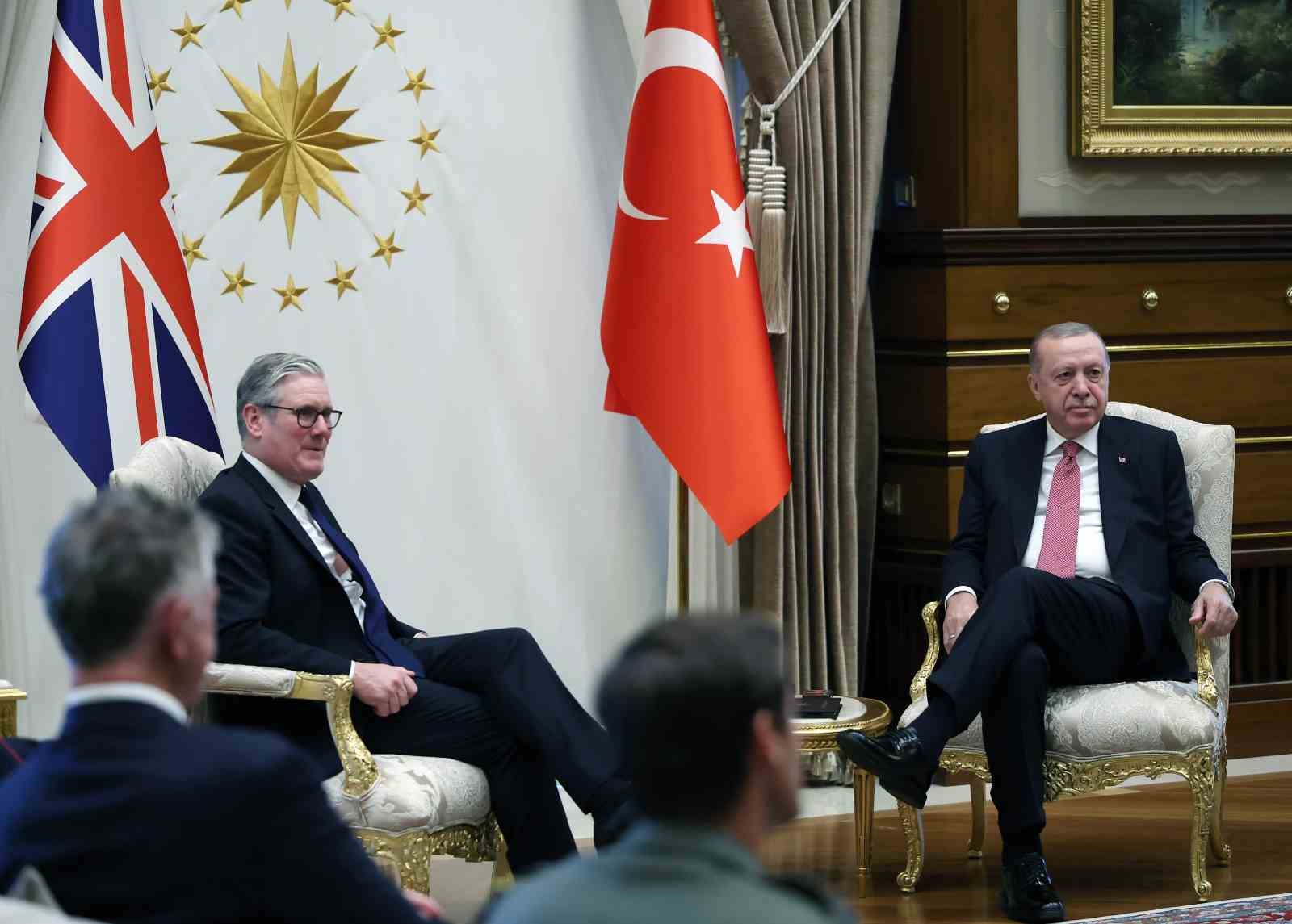 cumhurbaskani erdogan ingiltere basbakani starmeri resmi torenle karsiladi 18 D8PtRmc3