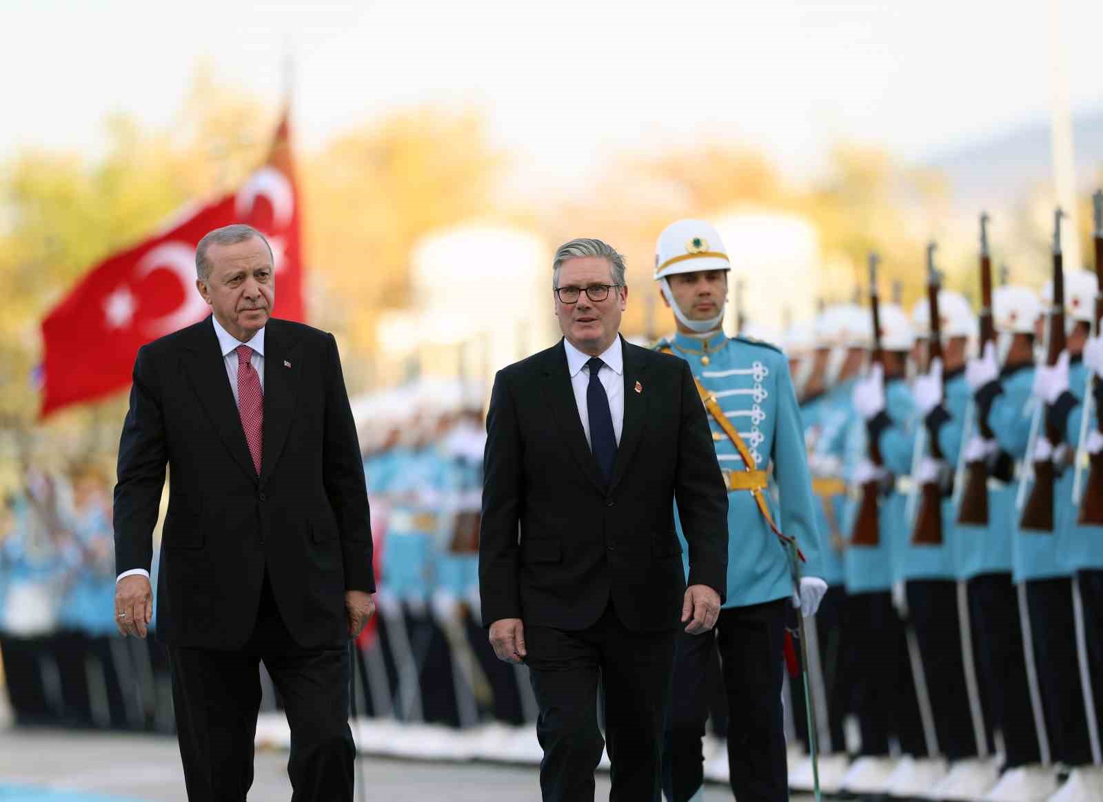 cumhurbaskani erdogan ingiltere basbakani starmeri resmi torenle karsiladi 28