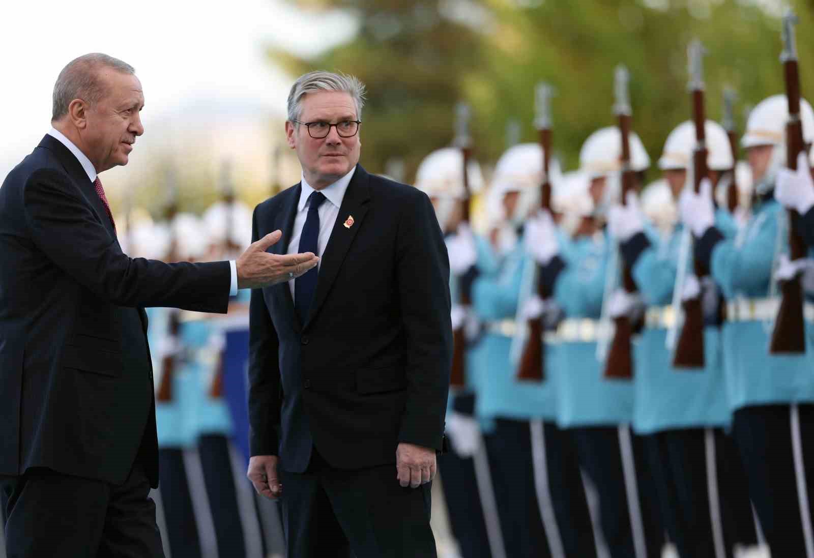 cumhurbaskani erdogan ingiltere basbakani starmeri resmi torenle karsiladi 29 4bPsYN7v