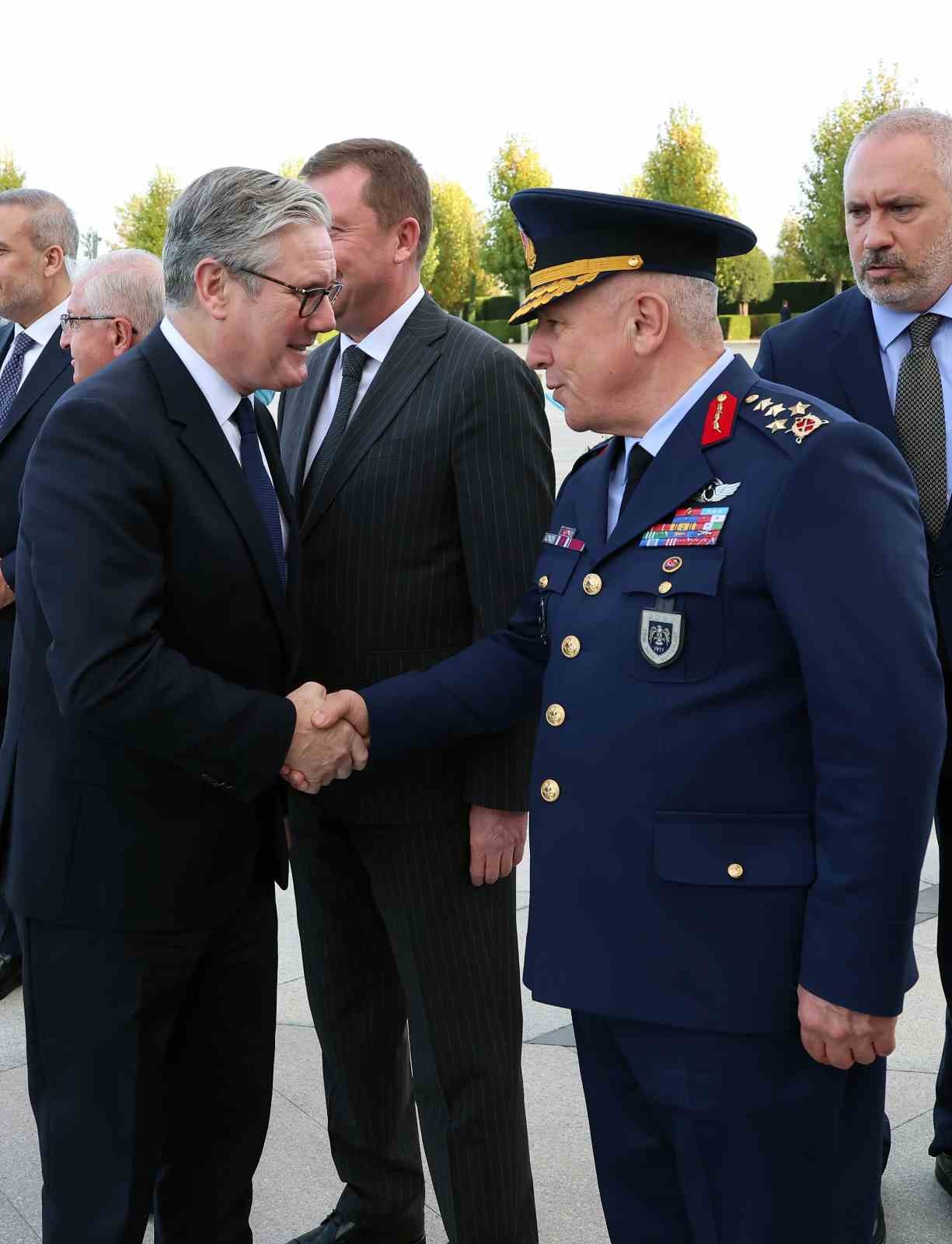 cumhurbaskani erdogan ingiltere basbakani starmeri resmi torenle karsiladi 35 hVvQvgeB