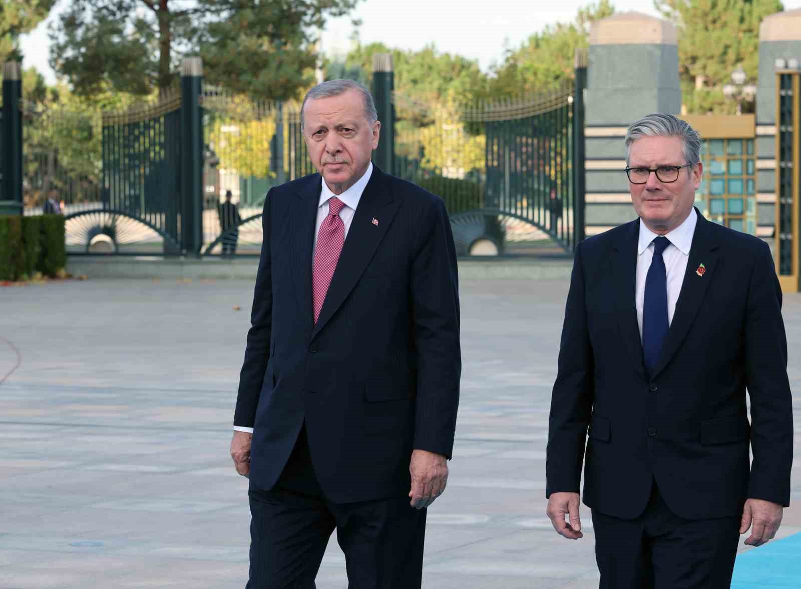 cumhurbaskani erdogan ingiltere basbakani starmeri resmi torenle karsiladi 7 vZd4aEaV