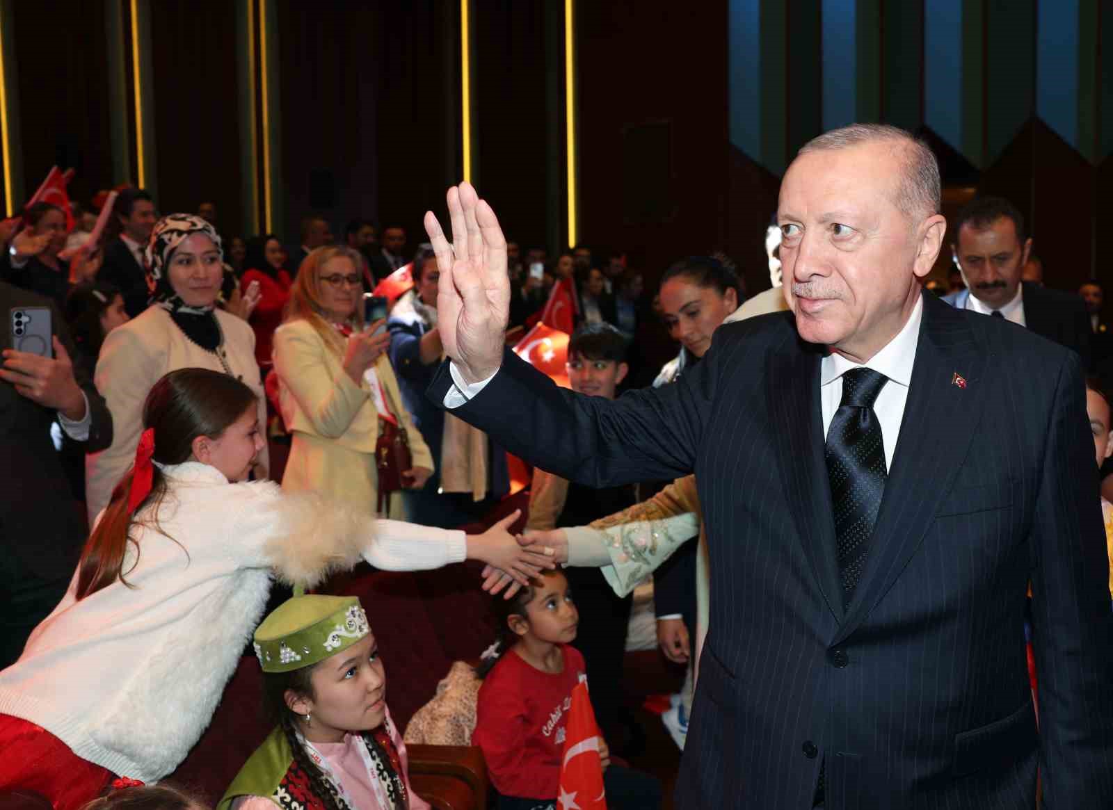 Cumhurbaşkanı Erdoğan: "İnsanlık zincirinin ebediyet halkası olan siz çocuklarımız geleceğimizi şekillendireceksiniz" 5 cumhurbaskani erdogan insanlik zincirinin ebediyet halkasi olan siz cocuklarimiz gelecegimizi sekillendireceksiniz 1 QfNGm9kj