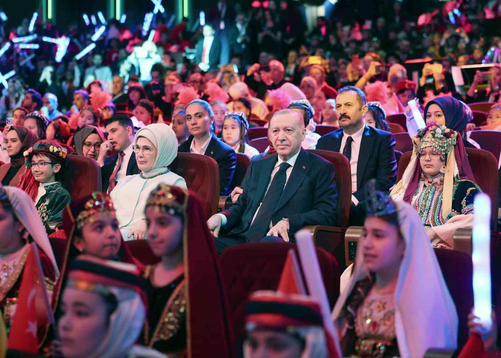 Cumhurbaşkanı Erdoğan: "İnsanlık zincirinin ebediyet halkası olan siz çocuklarımız geleceğimizi şekillendireceksiniz" 20 cumhurbaskani erdogan insanlik zincirinin ebediyet halkasi olan siz cocuklarimiz gelecegimizi sekillendireceksiniz 16 dKX23VMs