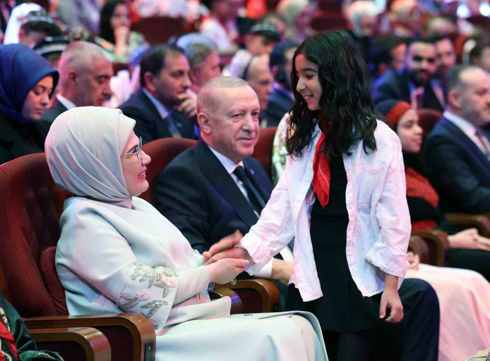 Cumhurbaşkanı Erdoğan: "İnsanlık zincirinin ebediyet halkası olan siz çocuklarımız geleceğimizi şekillendireceksiniz" 27 cumhurbaskani erdogan insanlik zincirinin ebediyet halkasi olan siz cocuklarimiz gelecegimizi sekillendireceksiniz 23 8wy5gDrn