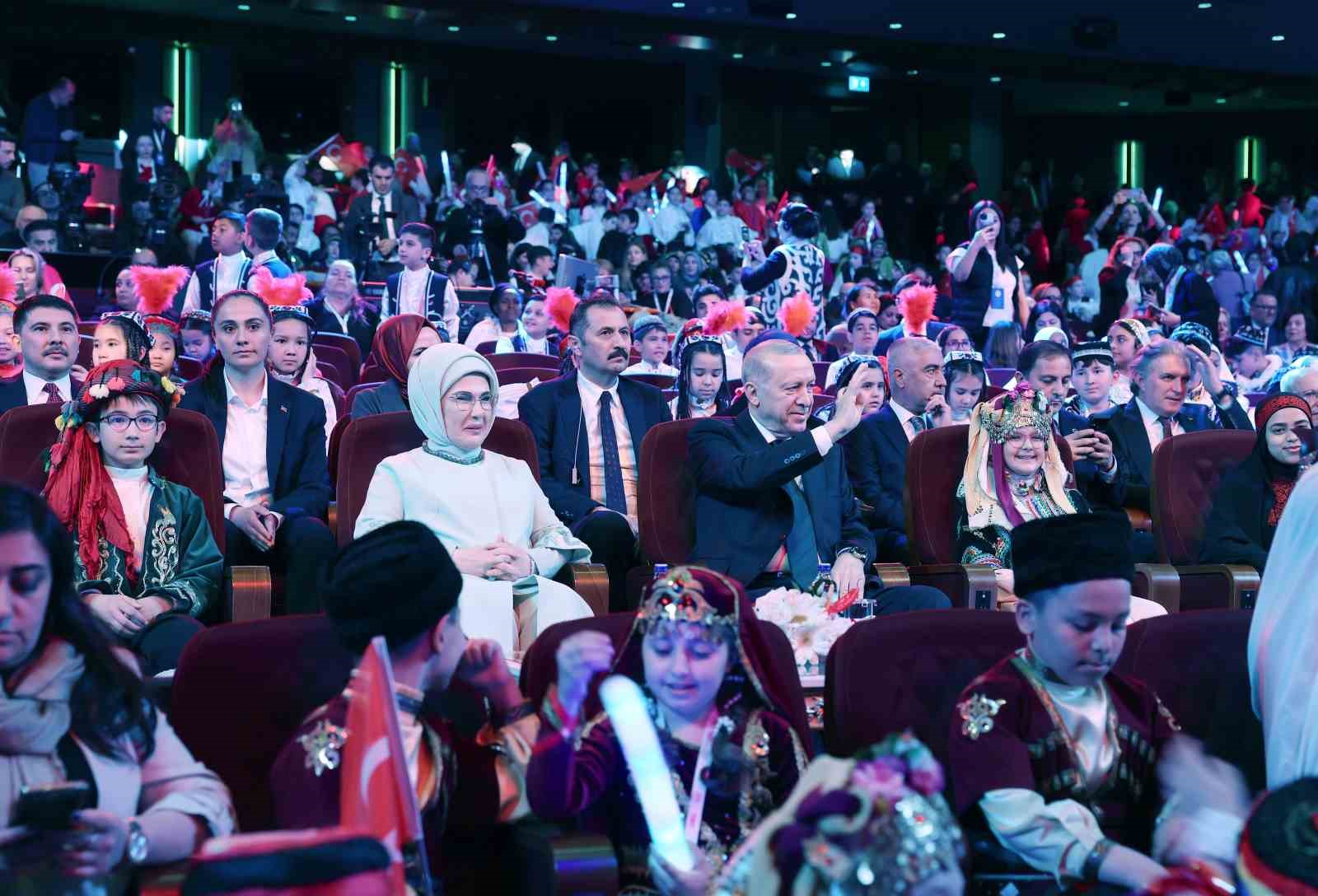 Cumhurbaşkanı Erdoğan: "İnsanlık zincirinin ebediyet halkası olan siz çocuklarımız geleceğimizi şekillendireceksiniz" 9 cumhurbaskani erdogan insanlik zincirinin ebediyet halkasi olan siz cocuklarimiz gelecegimizi sekillendireceksiniz 5