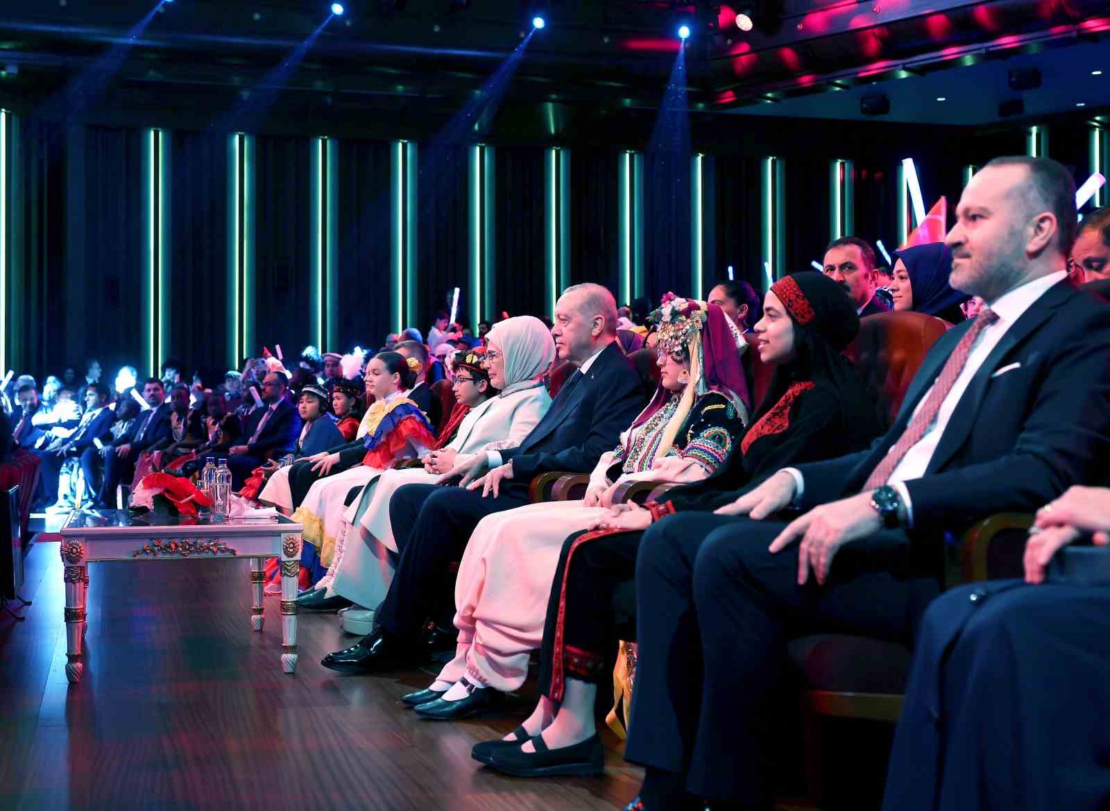 Cumhurbaşkanı Erdoğan: "İnsanlık zincirinin ebediyet halkası olan siz çocuklarımız geleceğimizi şekillendireceksiniz" 11 cumhurbaskani erdogan insanlik zincirinin ebediyet halkasi olan siz cocuklarimiz gelecegimizi sekillendireceksiniz 7 vXuNq55V