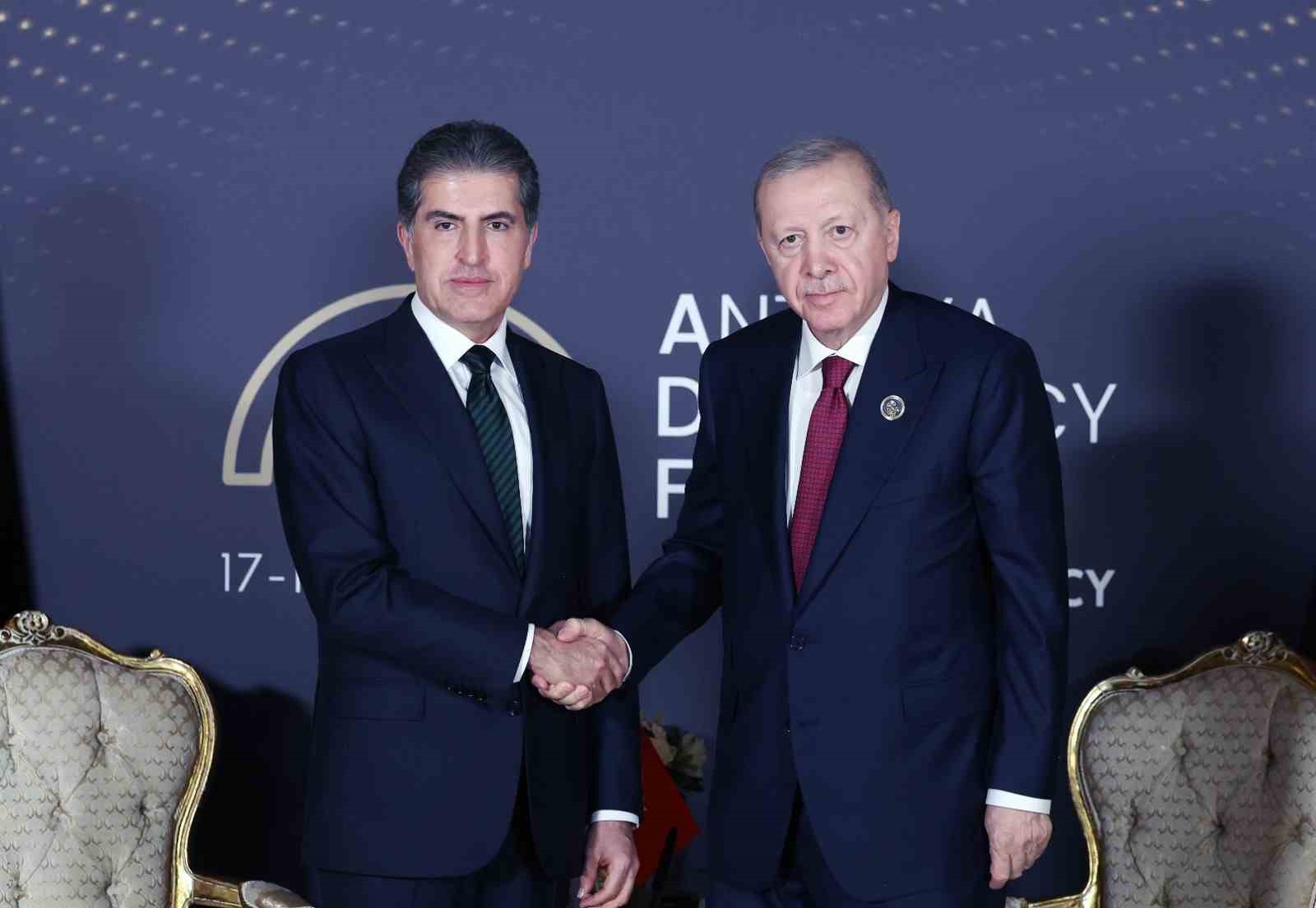 Cumhurbaşkanı Erdoğan, Irak Kürt Bölgesel Yönetimi Başkanı Neçirvan Barzani’yi kabul etti 4 cumhurbaskani erdogan irak kurt bolgesel yonetimi baskani necirvan barzaniyi kabul etti 0 sbEf6vtu
