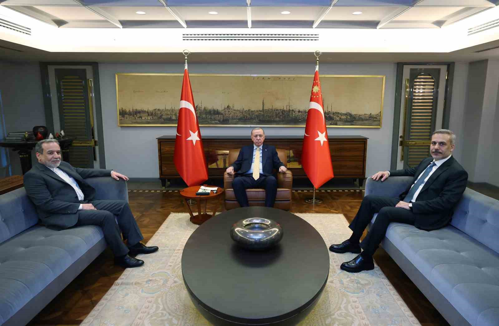 cumhurbaskani erdogan iran disisleri bakani arakciyi kabul etti 1 vgJp1PtR