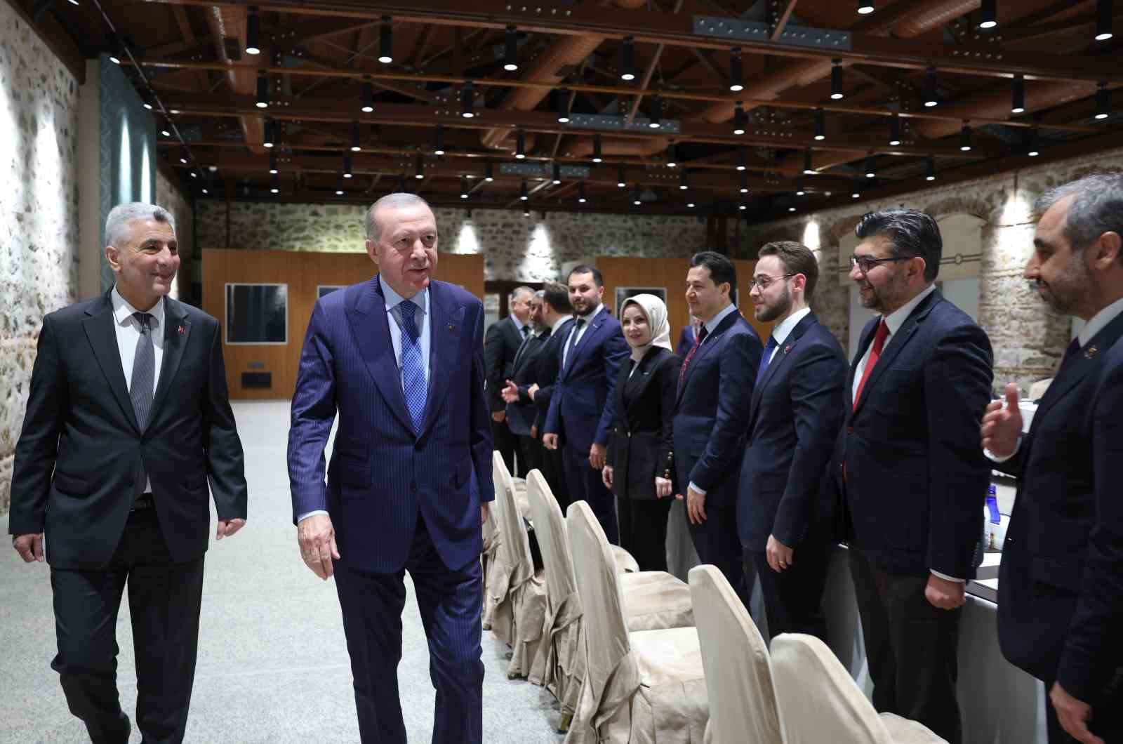 Cumhurbaşkanı Erdoğan, iş adamları heyetini kabul etti 4 cumhurbaskani erdogan is adamlari heyetini kabul etti 0