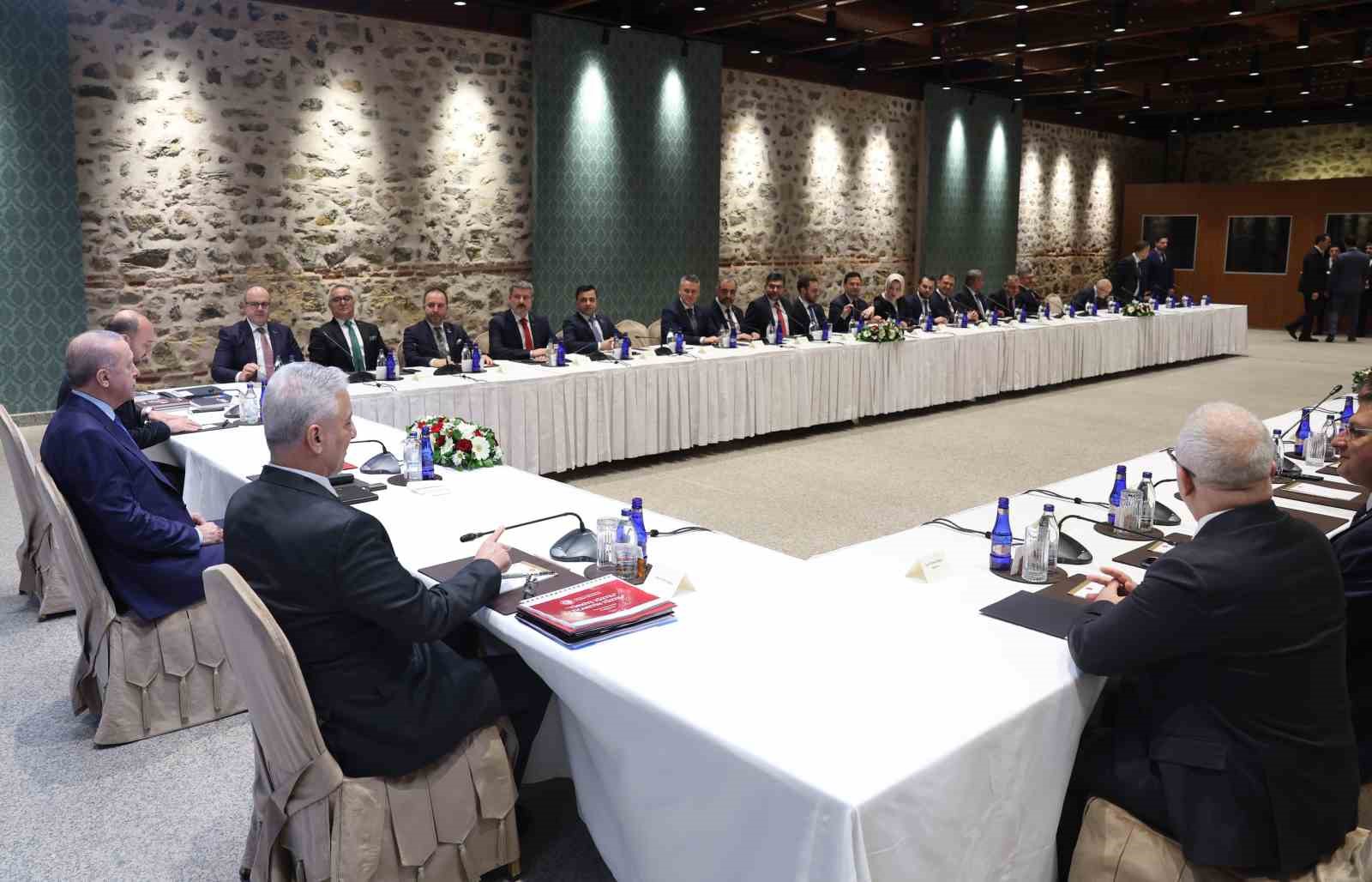 Cumhurbaşkanı Erdoğan, iş adamları heyetini kabul etti 5 cumhurbaskani erdogan is adamlari heyetini kabul etti 1 O335a5qs