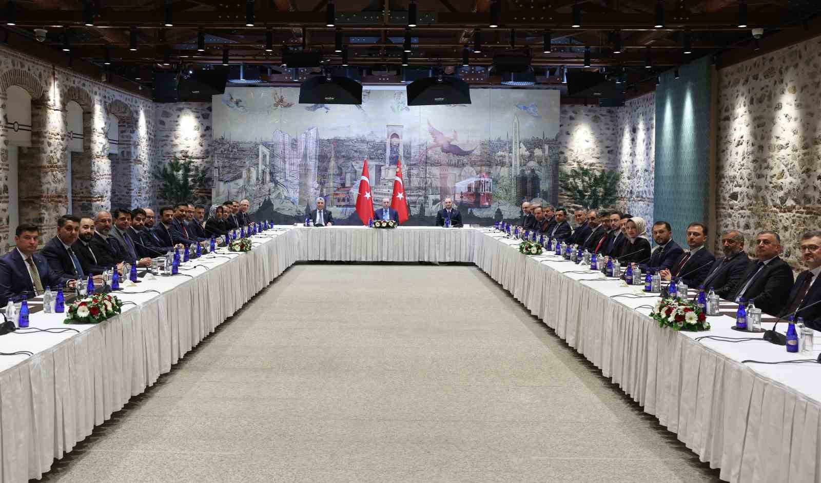 Cumhurbaşkanı Erdoğan, iş adamları heyetini kabul etti 7 cumhurbaskani erdogan is adamlari heyetini kabul etti 3
