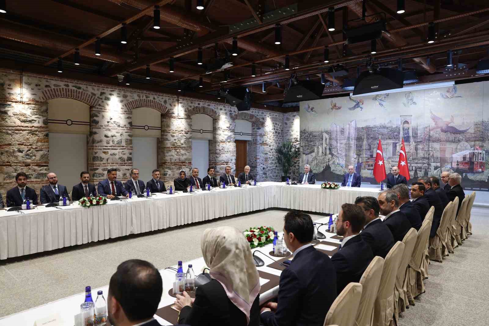 Cumhurbaşkanı Erdoğan, iş adamları heyetini kabul etti 9 cumhurbaskani erdogan is adamlari heyetini kabul etti 5 nqG3lcRi