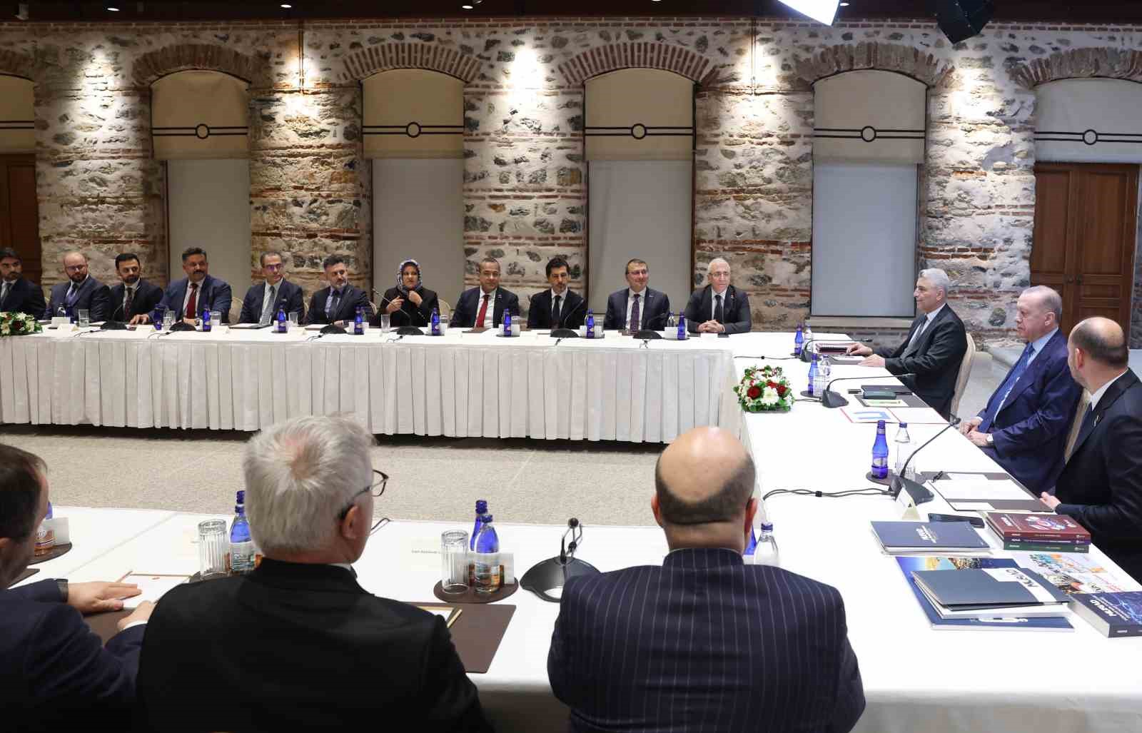 Cumhurbaşkanı Erdoğan, iş adamları heyetini kabul etti 10 cumhurbaskani erdogan is adamlari heyetini kabul etti 6 6fHAM3Xy