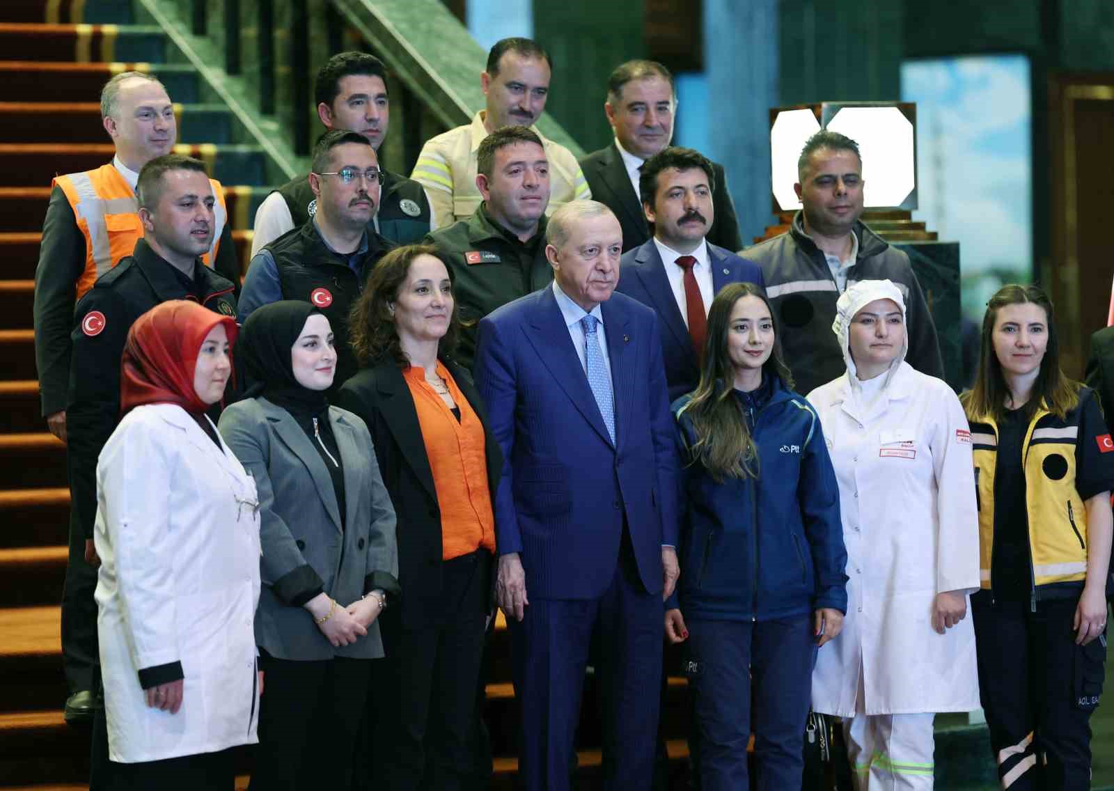 cumhurbaskani erdogan isci ve isveren temsilcilerini kabul etti 10 8nWPEGtU
