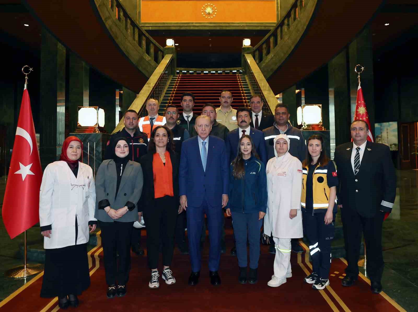 cumhurbaskani erdogan isci ve isveren temsilcilerini kabul etti 5 T6b44MRY