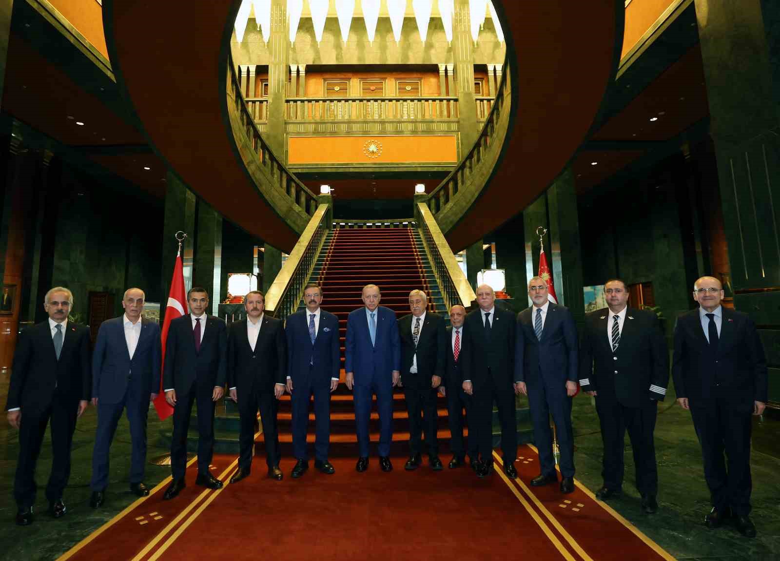 cumhurbaskani erdogan isci ve isveren temsilcilerini kabul etti 6 dSEJR41c