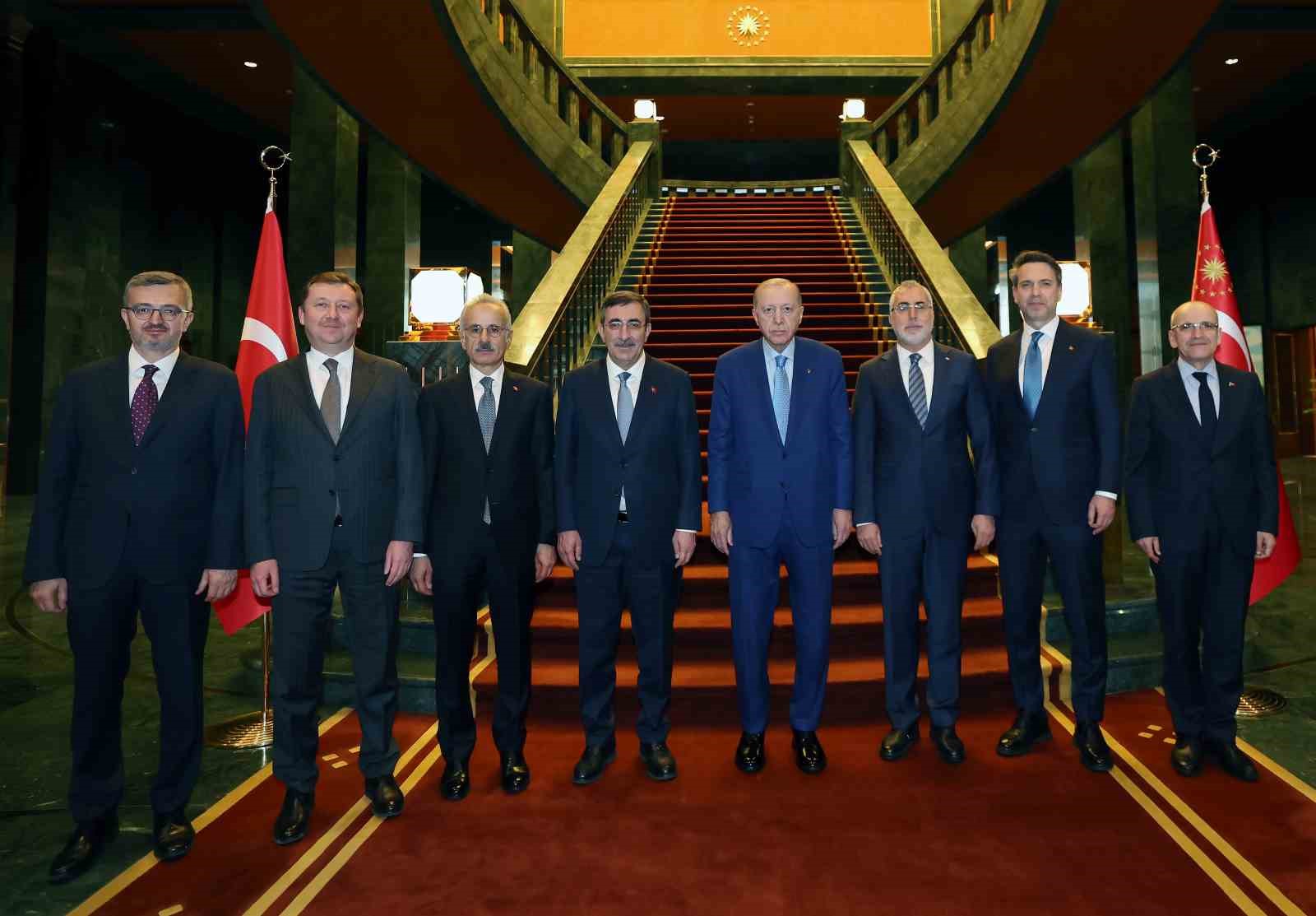 cumhurbaskani erdogan isci ve isveren temsilcilerini kabul etti 7 w6zYTMbw